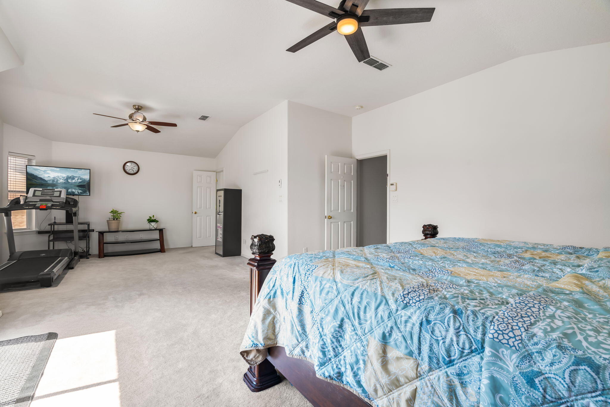 Photo 16 — 9929 Cameron Street NW