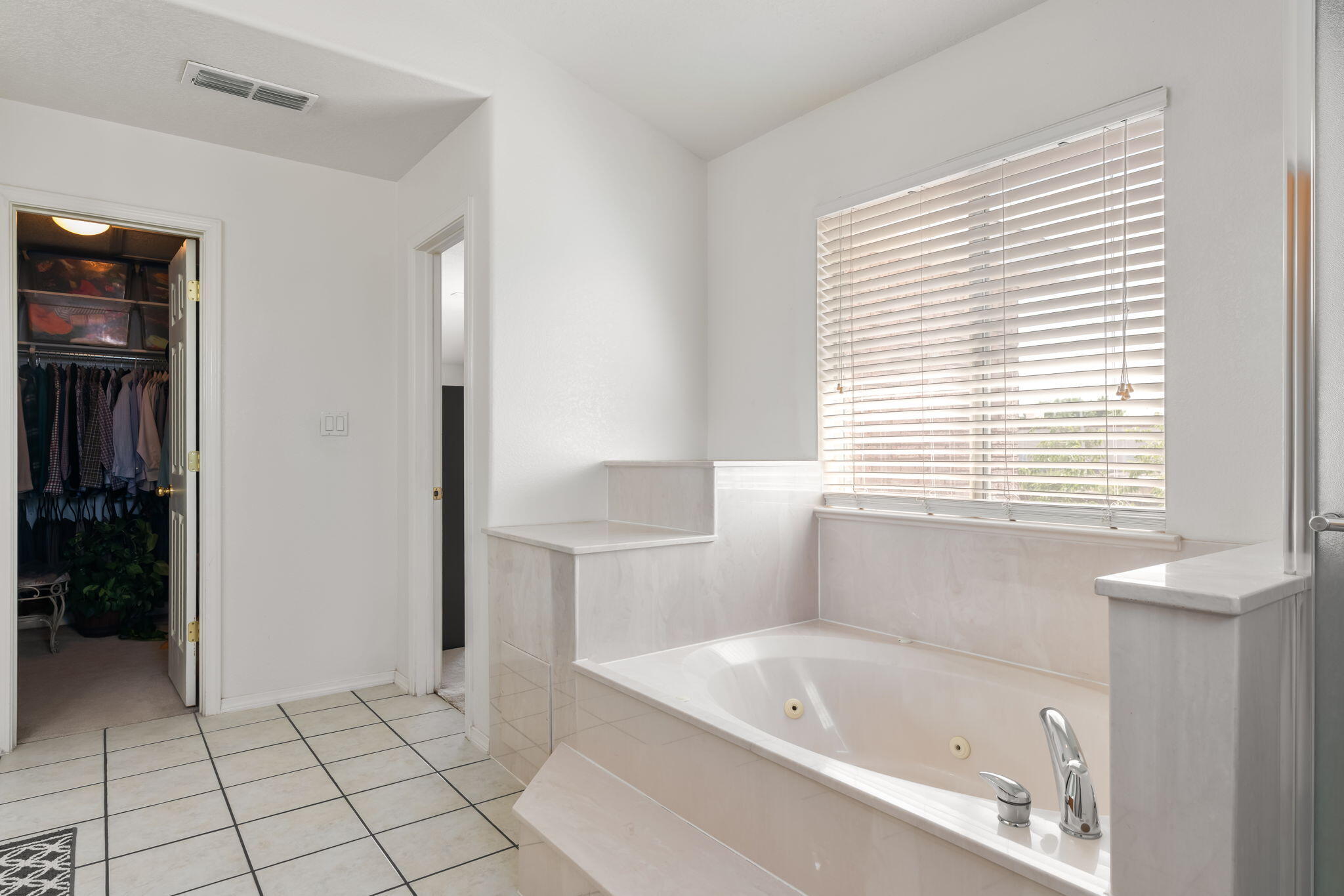 Photo 11 — 9929 Cameron Street NW