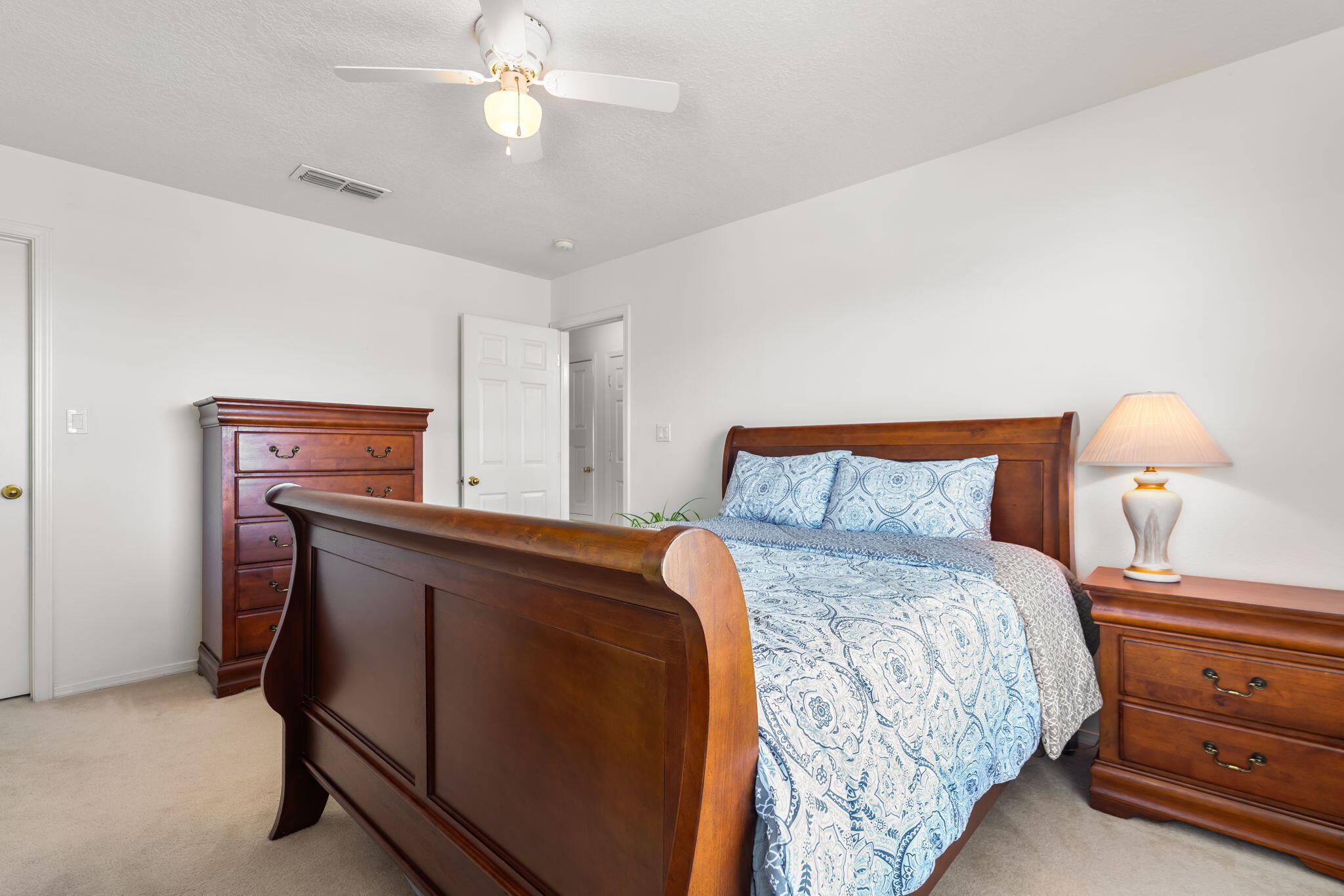 Photo 9 — 9929 Cameron Street NW