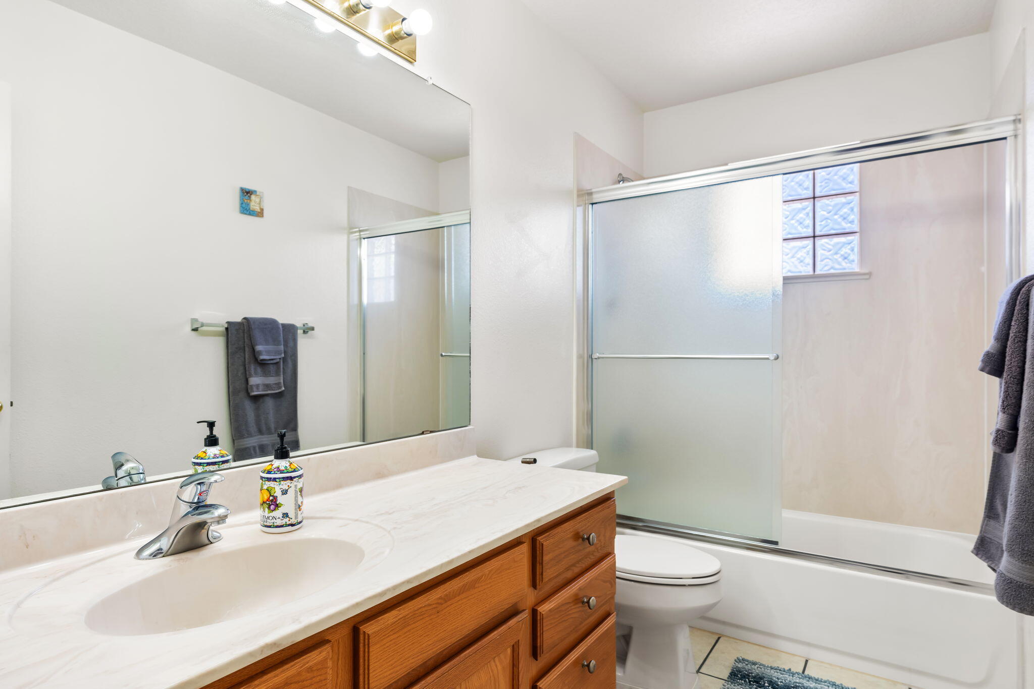 Photo 7 — 9929 Cameron Street NW