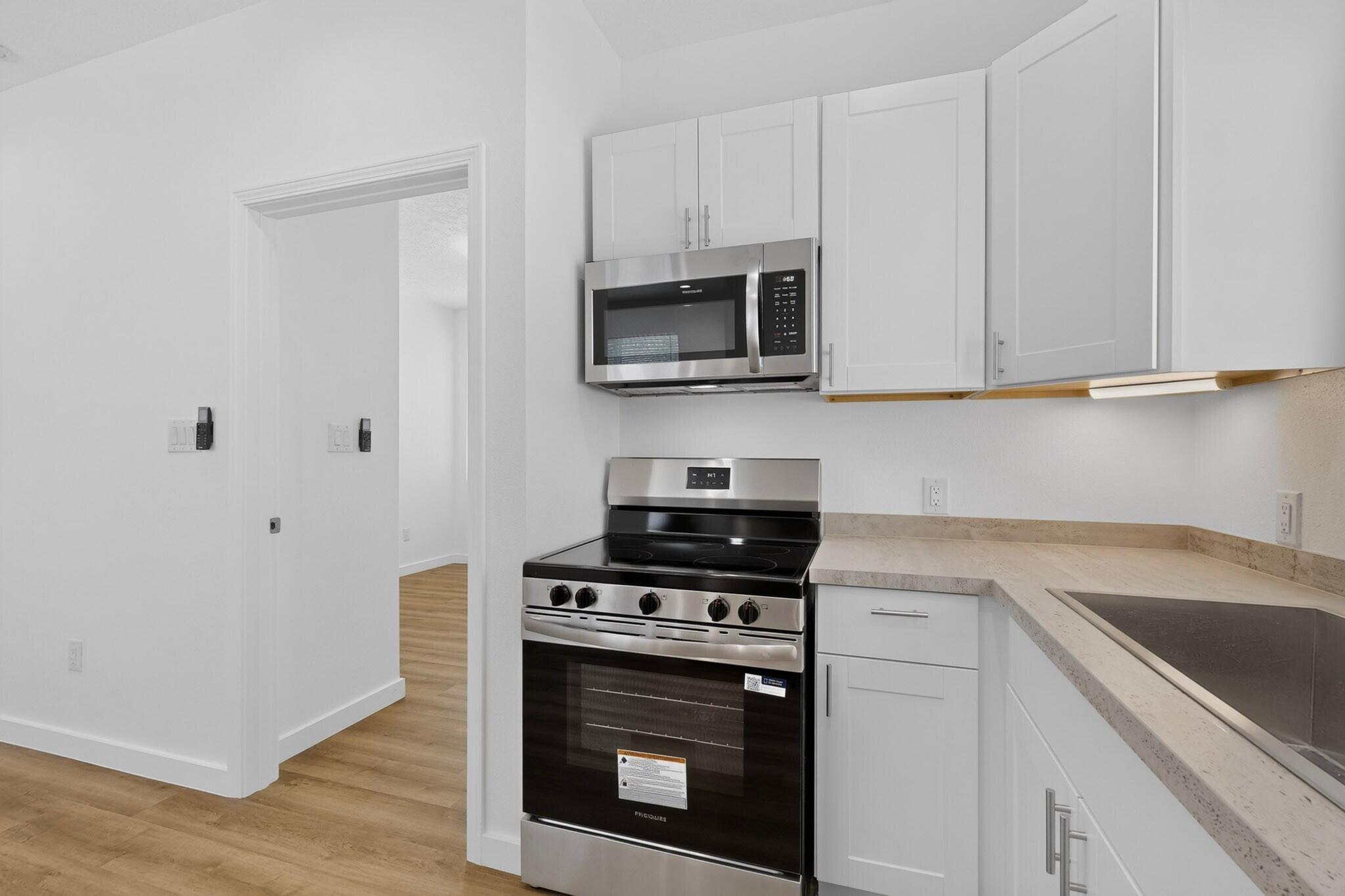 Photo 18 — 322 Princeton Drive SE