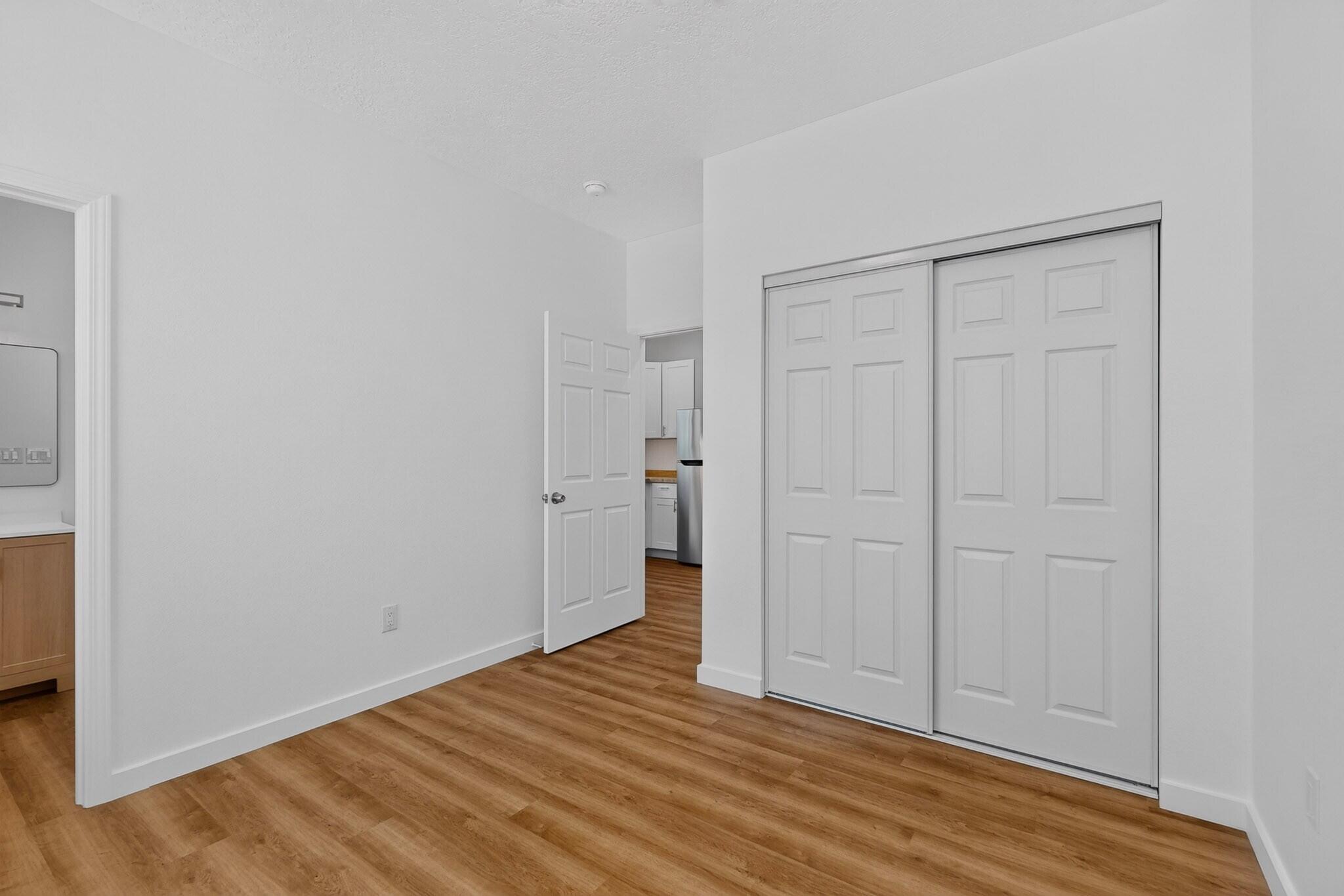 Photo 12 — 322 Princeton Drive SE