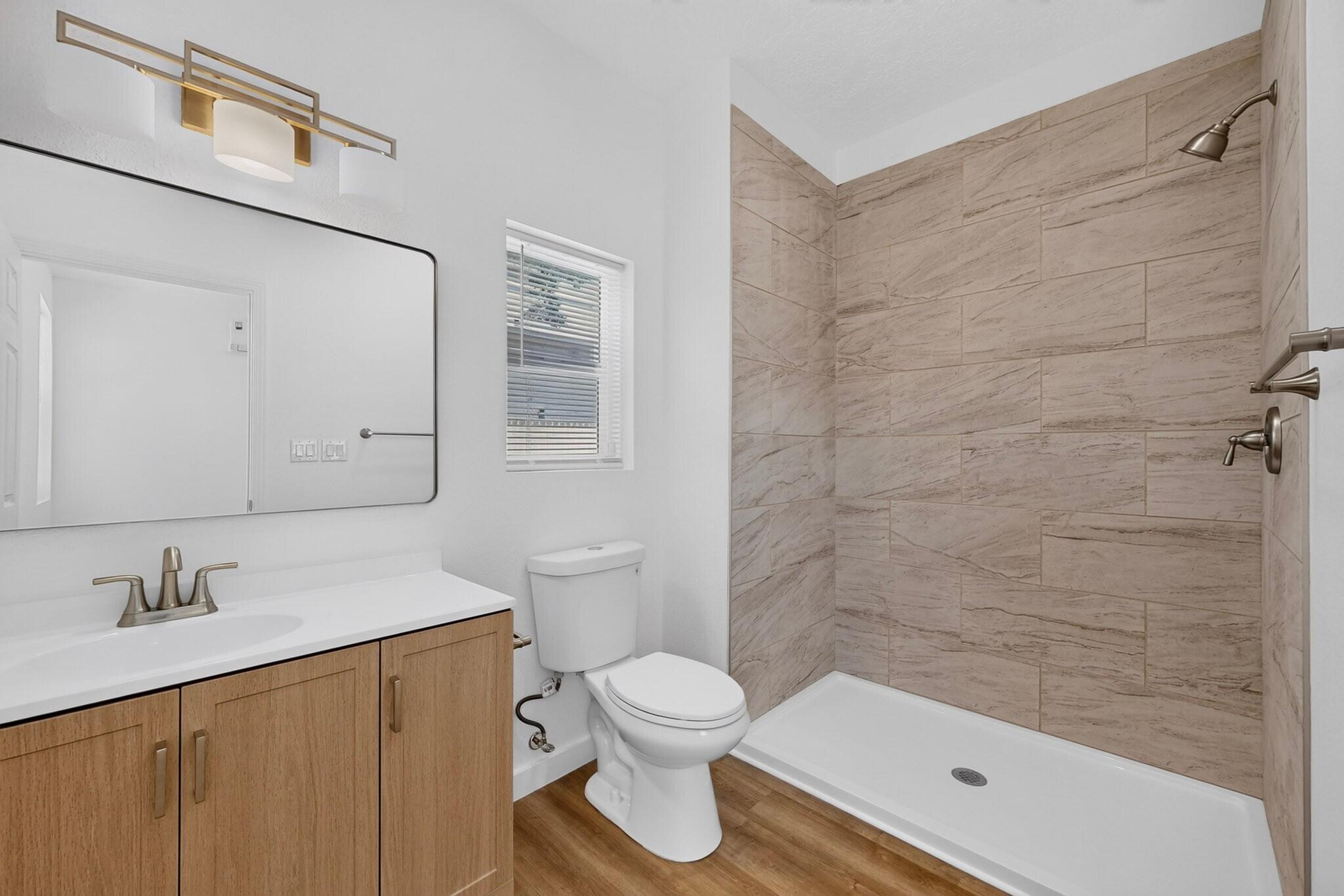 Photo 11 — 322 Princeton Drive SE