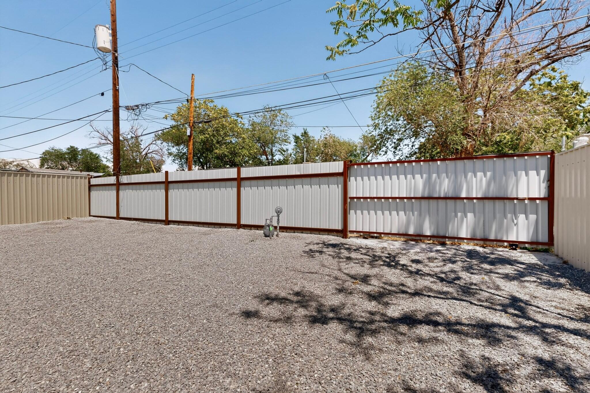 Photo 4 — 322 Princeton Drive SE