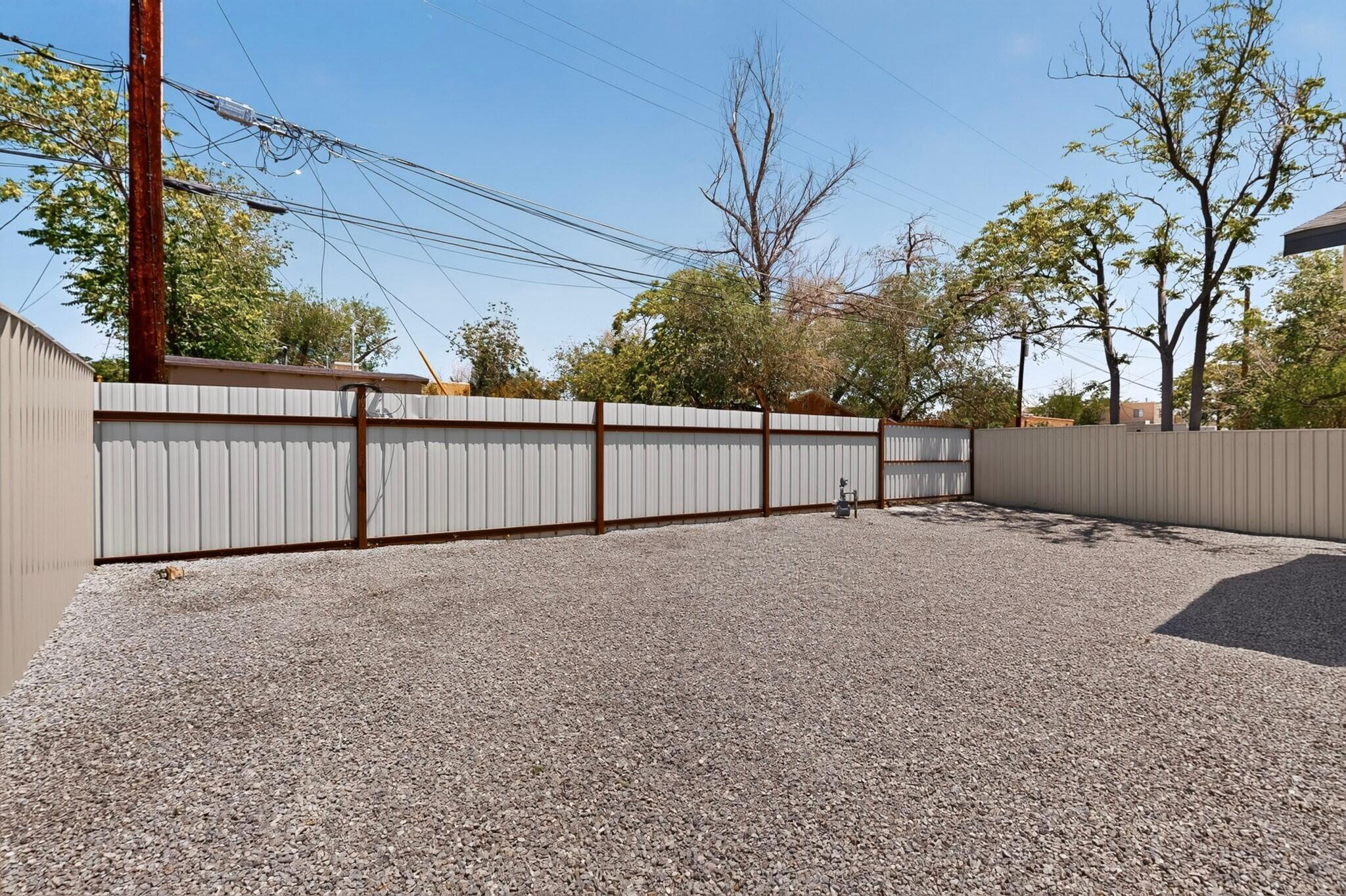 Photo 3 — 322 Princeton Drive SE