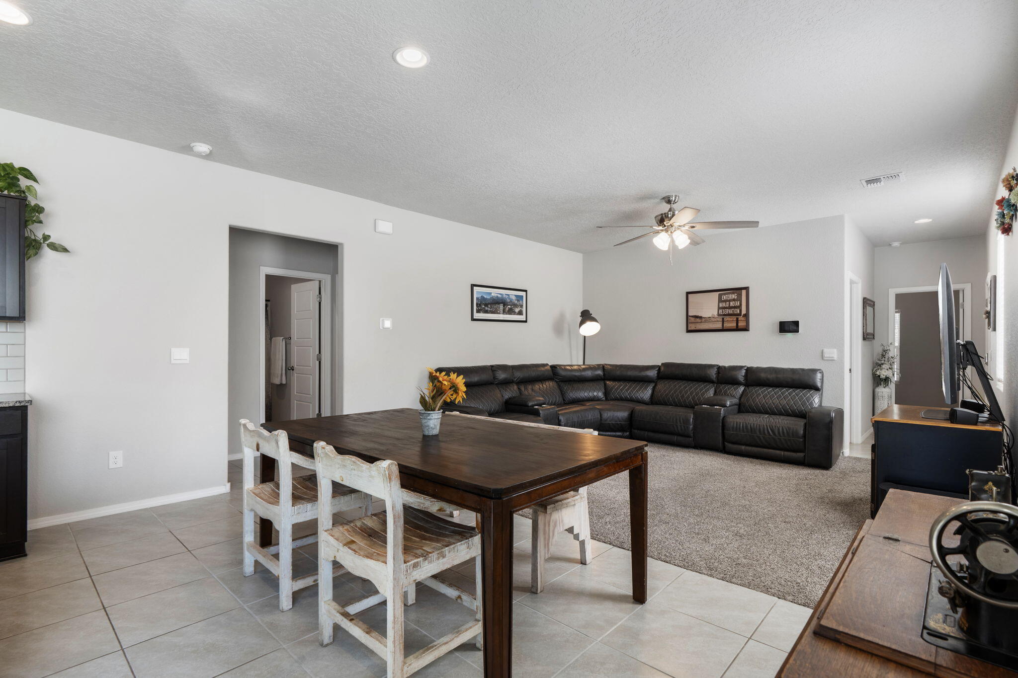 Photo 9 — 4827 Mount Salas Street NE