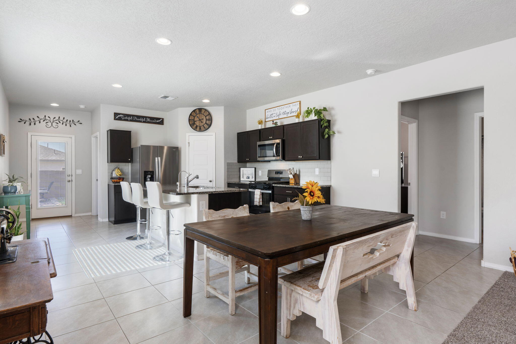 Photo 10 — 4827 Mount Salas Street NE