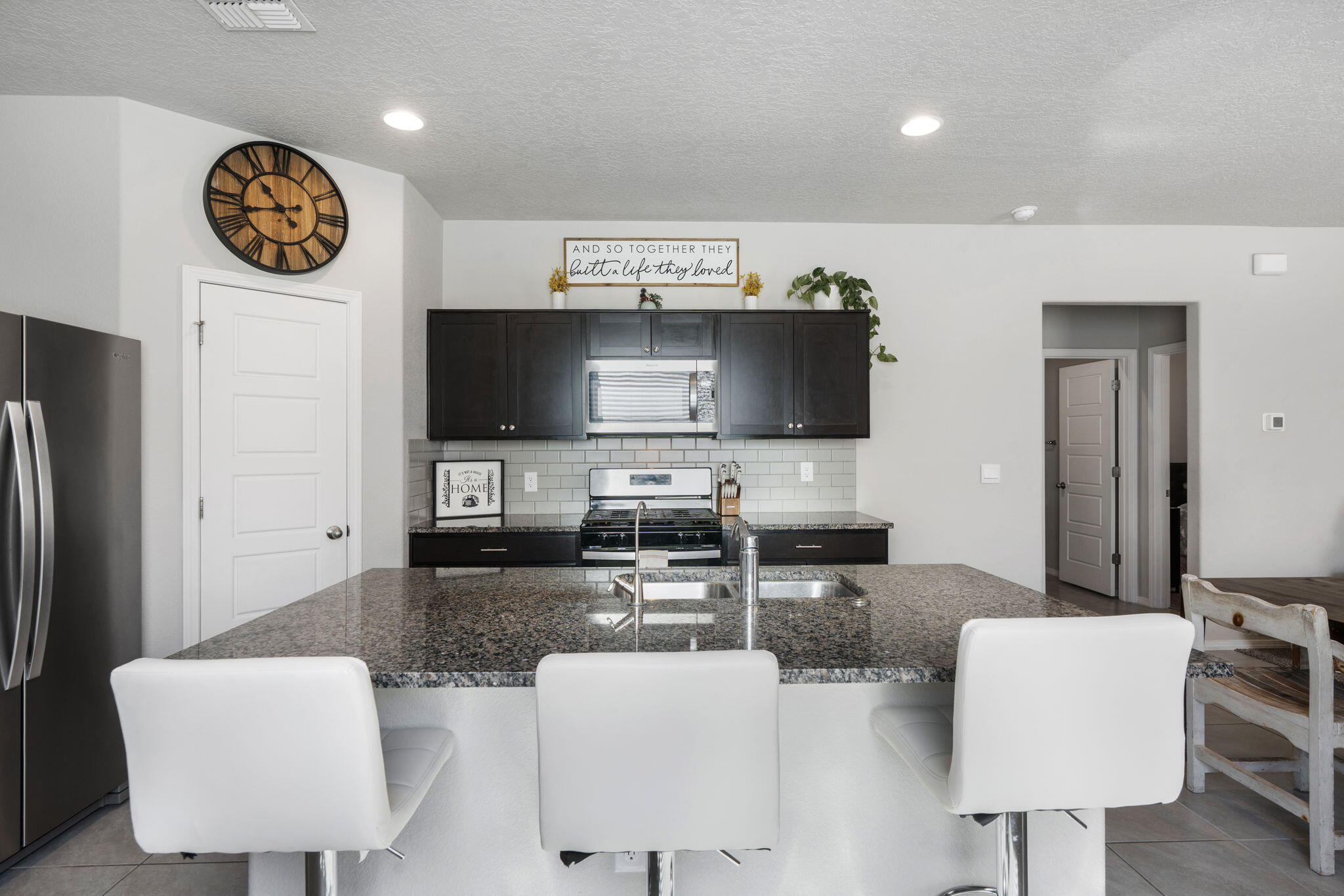 Photo 12 — 4827 Mount Salas Street NE