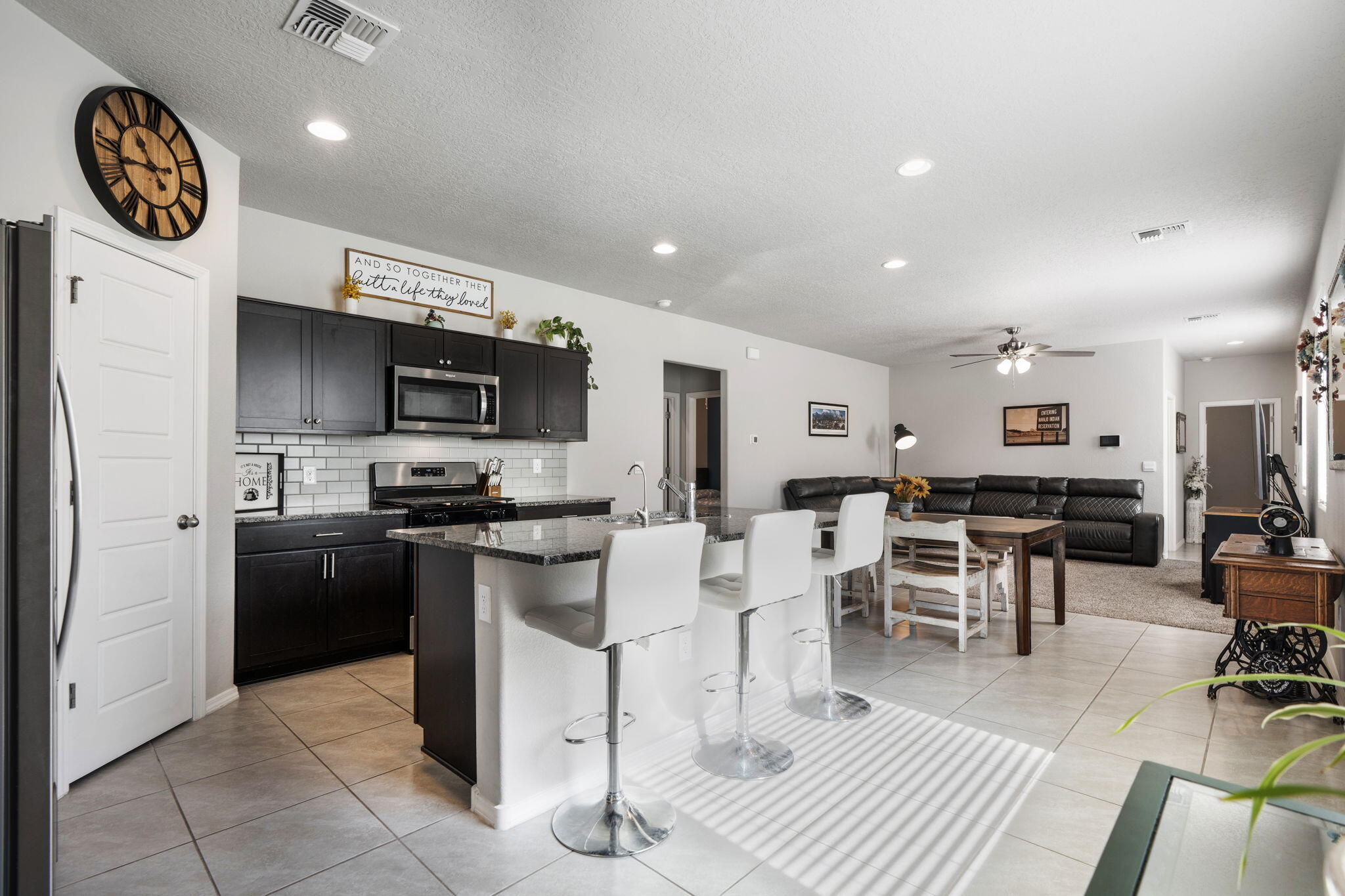 Photo 14 — 4827 Mount Salas Street NE