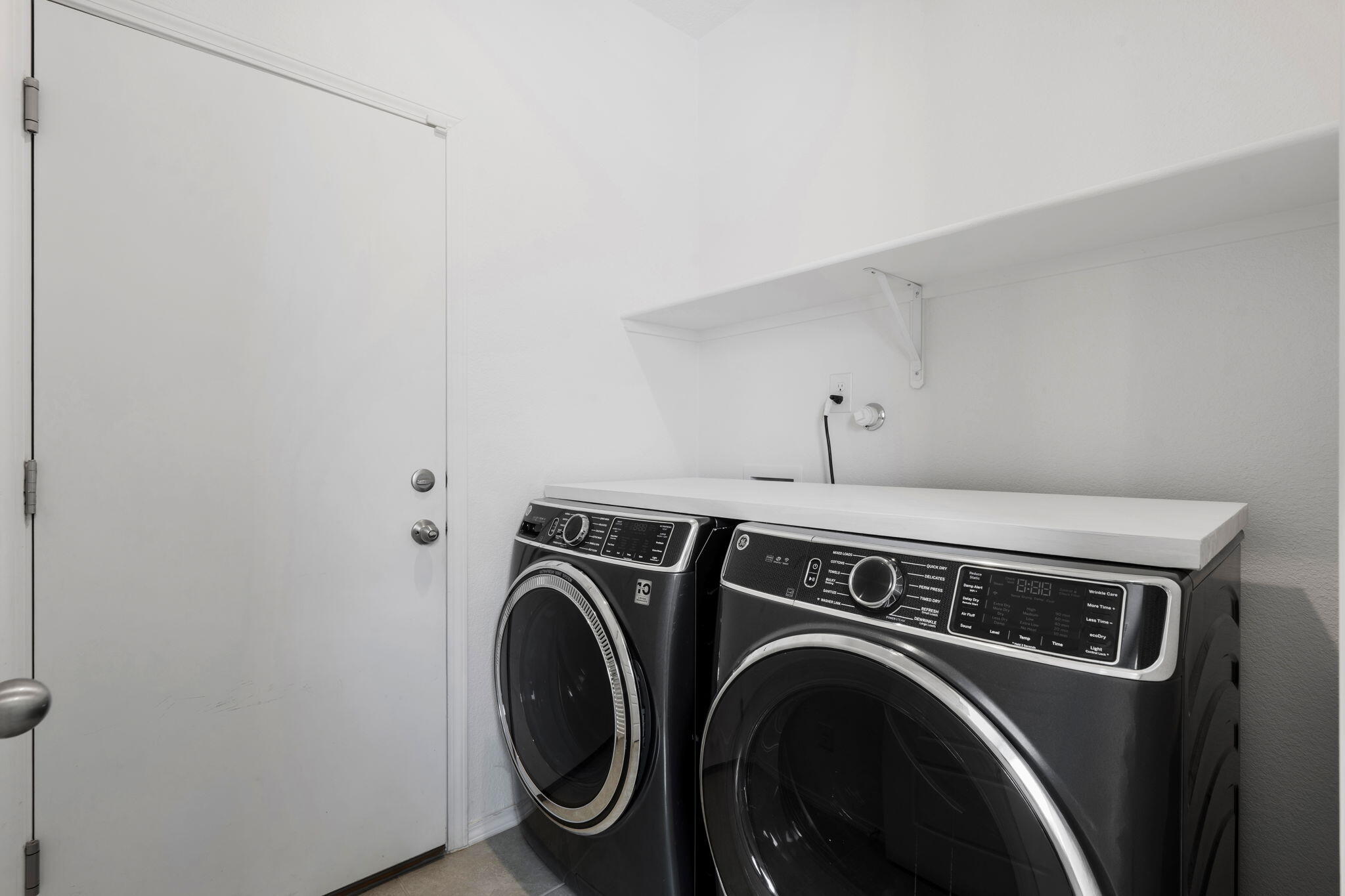 Photo 19 — 4827 Mount Salas Street NE
