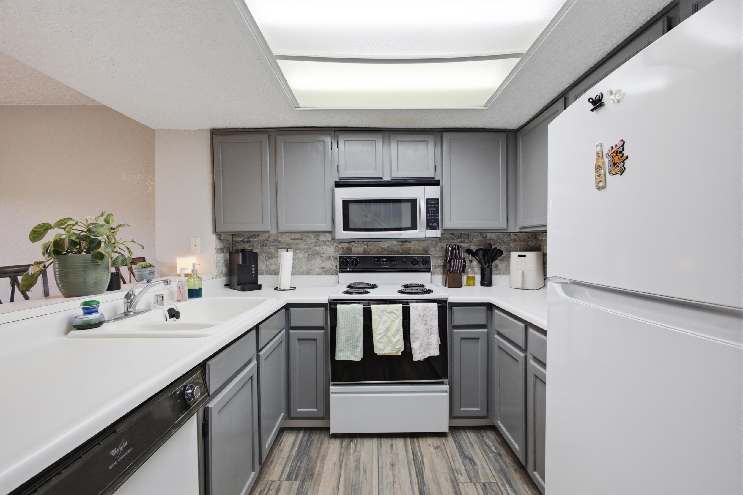 Photo 5 — 6041 Sequoia Road NW C13