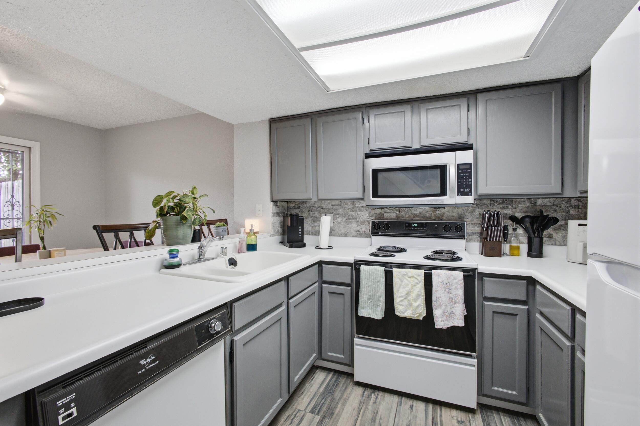 Photo 6 — 6041 Sequoia Road NW C13
