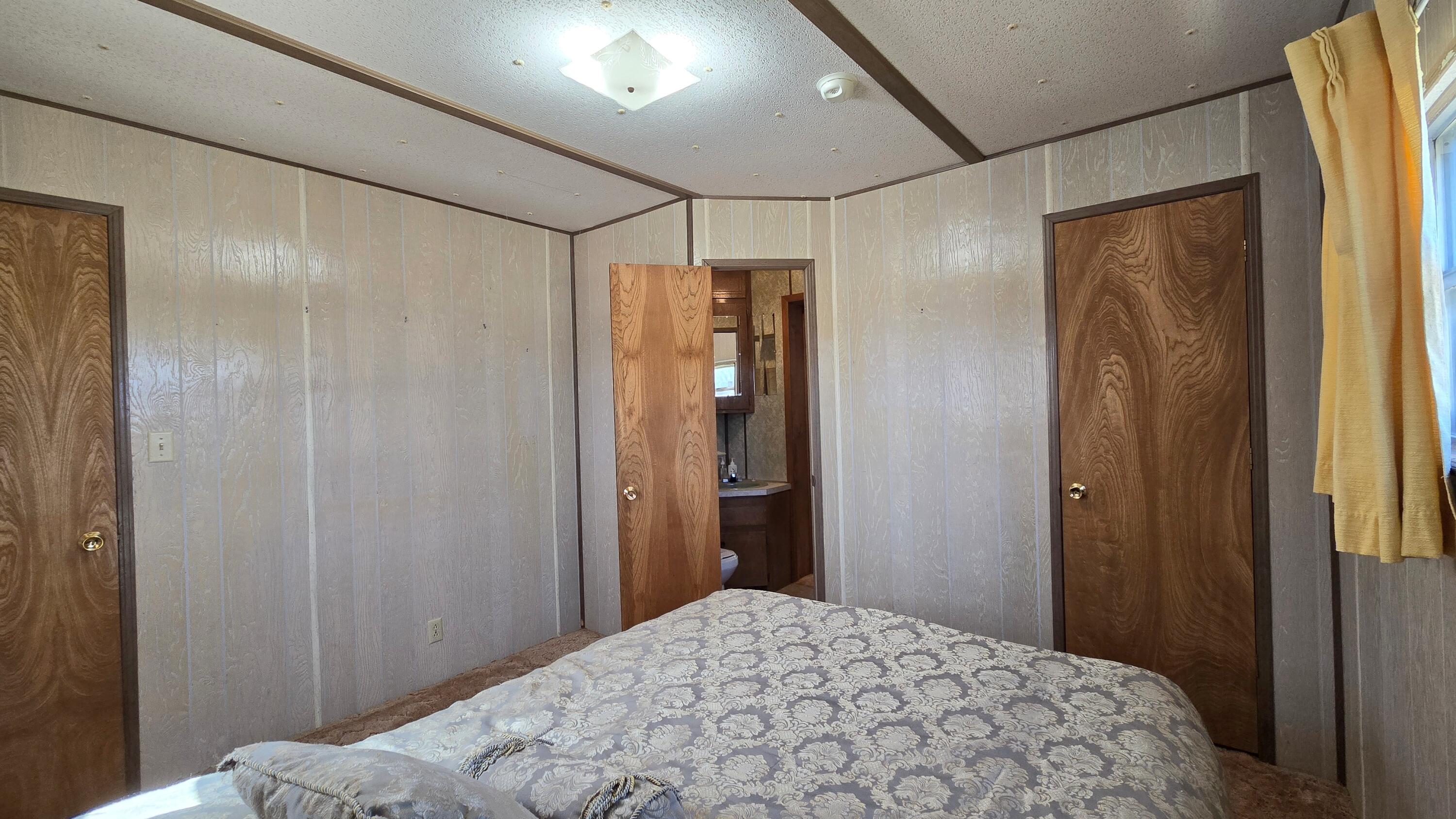 Photo 6 — 814 Foster