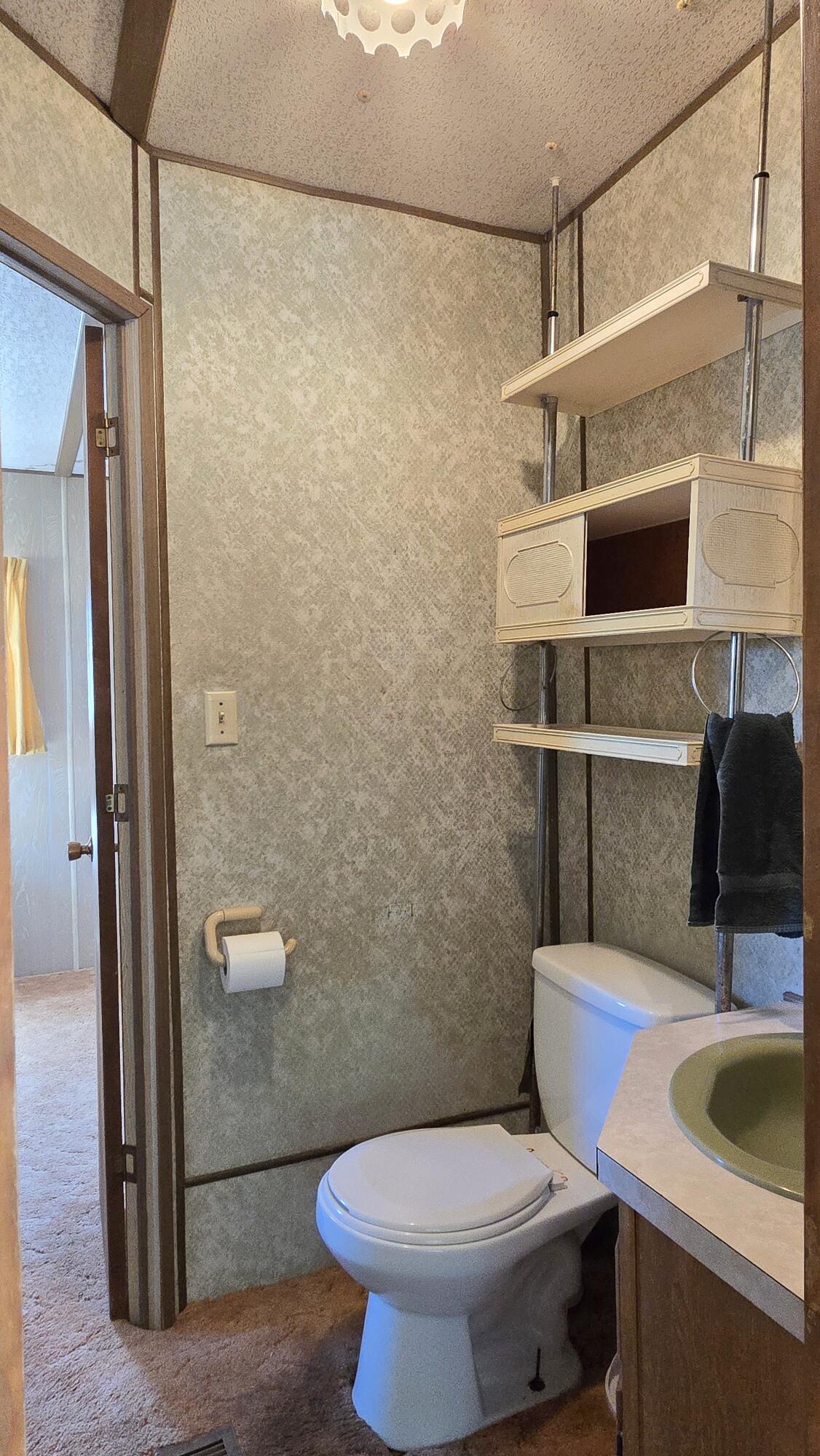 Photo 8 — 814 Foster