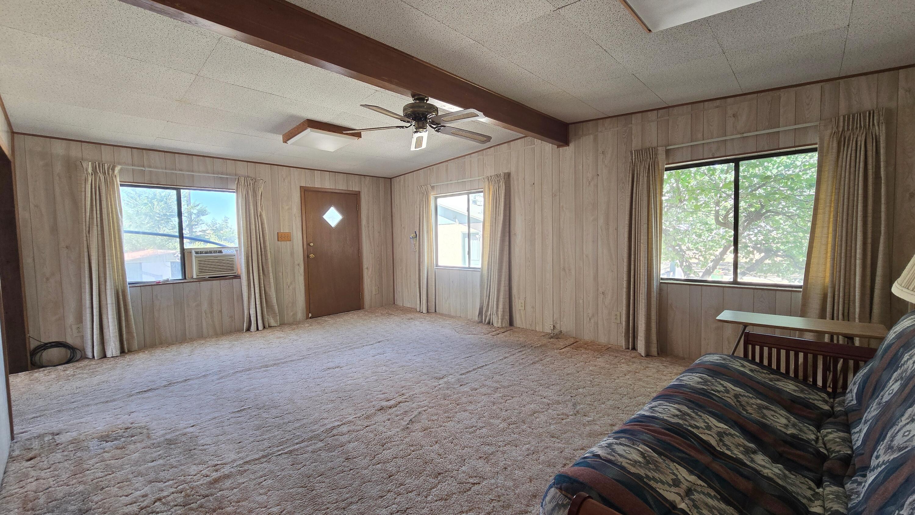 Photo 2 — 814 Foster