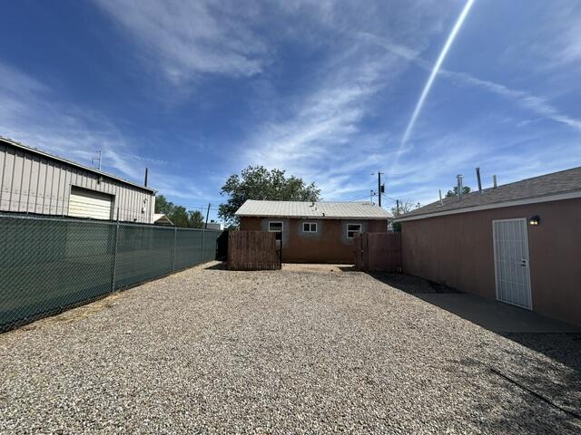 Photo 4 — 120 Veranda Road NW