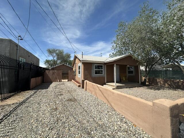 Photo 5 — 120 Veranda Road NW