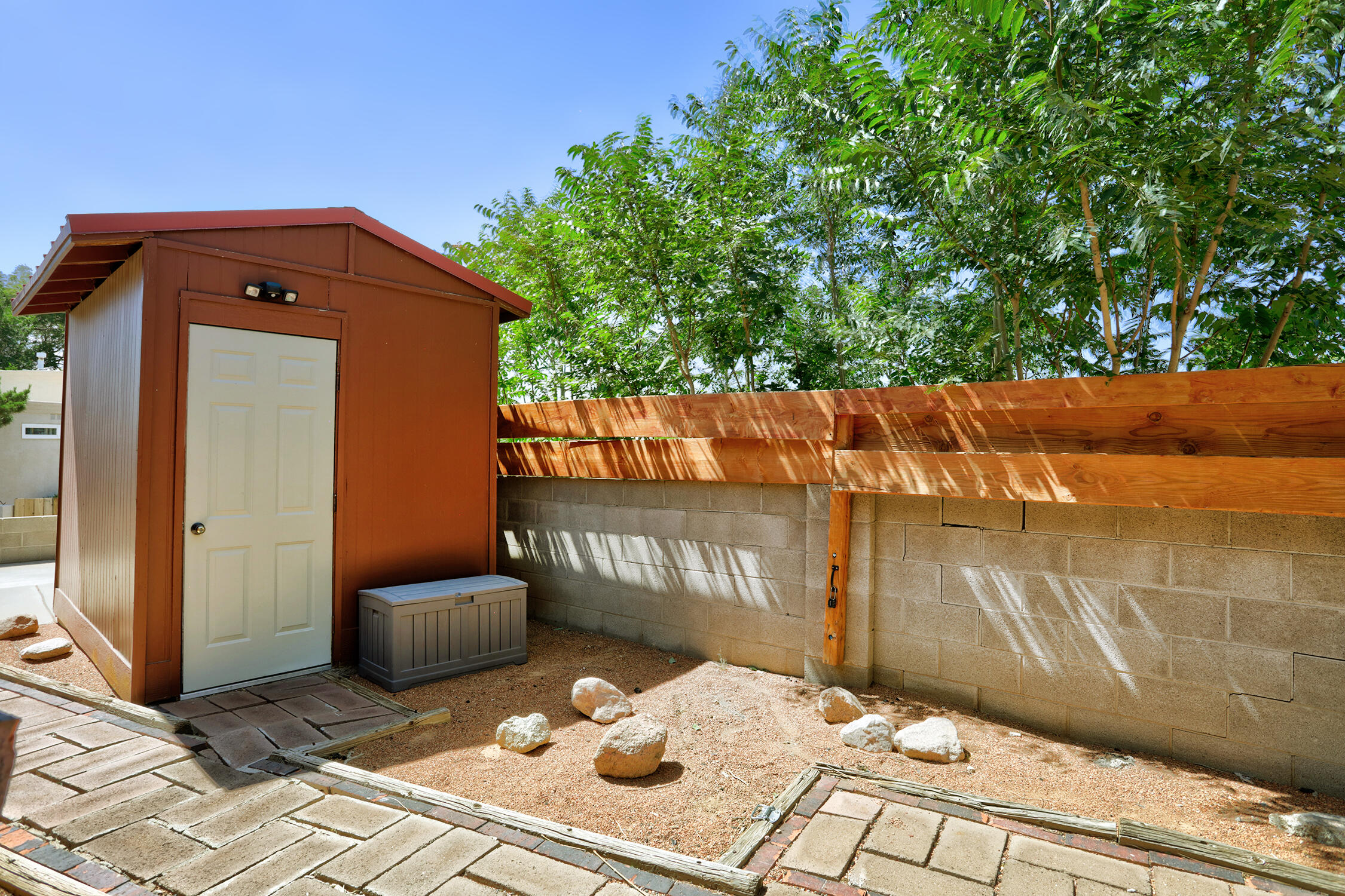 Photo 8 — 2712 Eastridge Drive NE