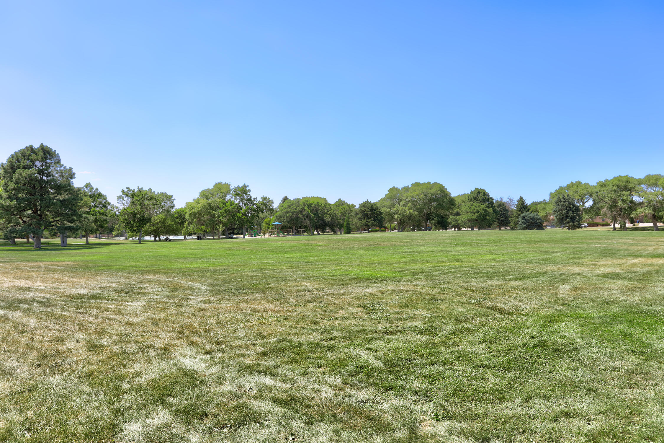 Photo 5 — 2712 Eastridge Drive NE