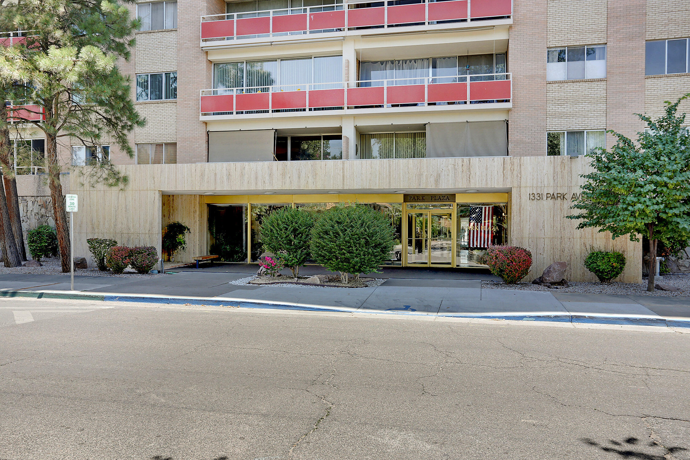 Photo 17 — 1331 Park Avenue SW UNIT 802