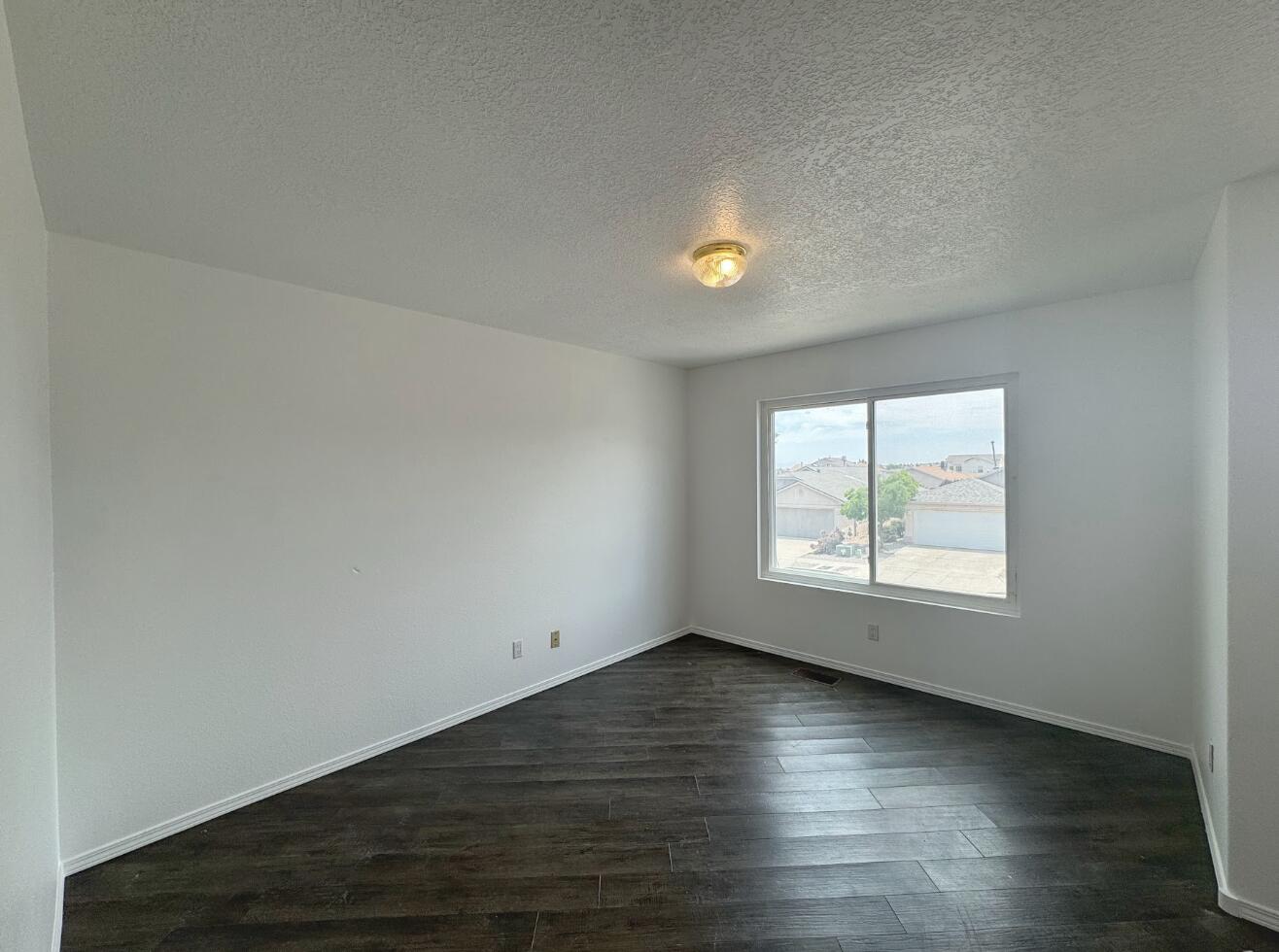 Photo 12 — 7701 Banyon Avenue NW