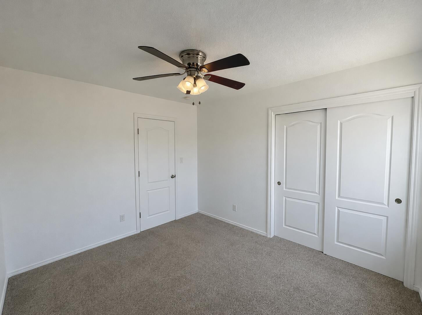 Photo 5 — 7701 Banyon Avenue NW