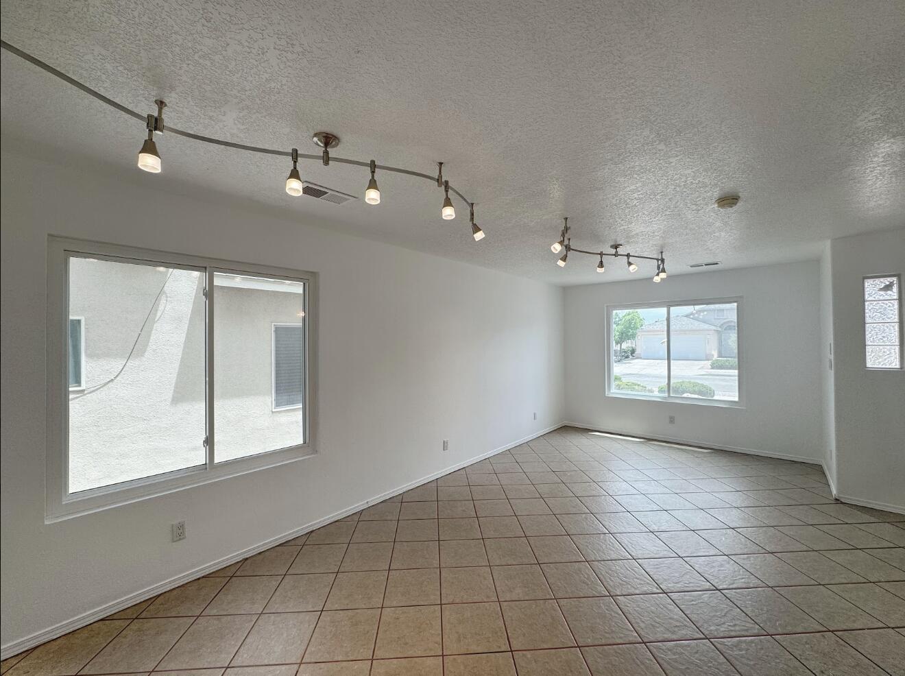 Photo 19 — 7701 Banyon Avenue NW