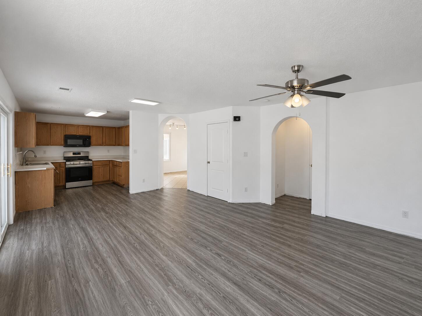 Photo 18 — 7701 Banyon Avenue NW
