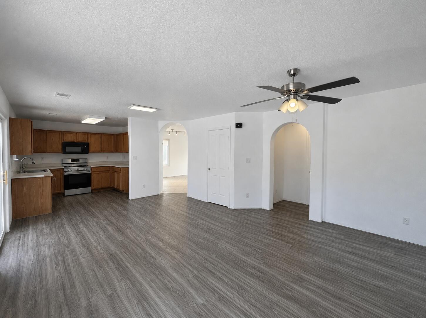 Photo 17 — 7701 Banyon Avenue NW