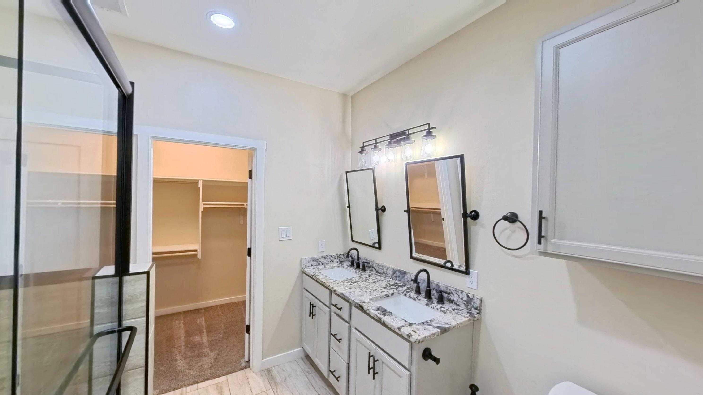Photo 10 — 8 Servis Farm Road # A