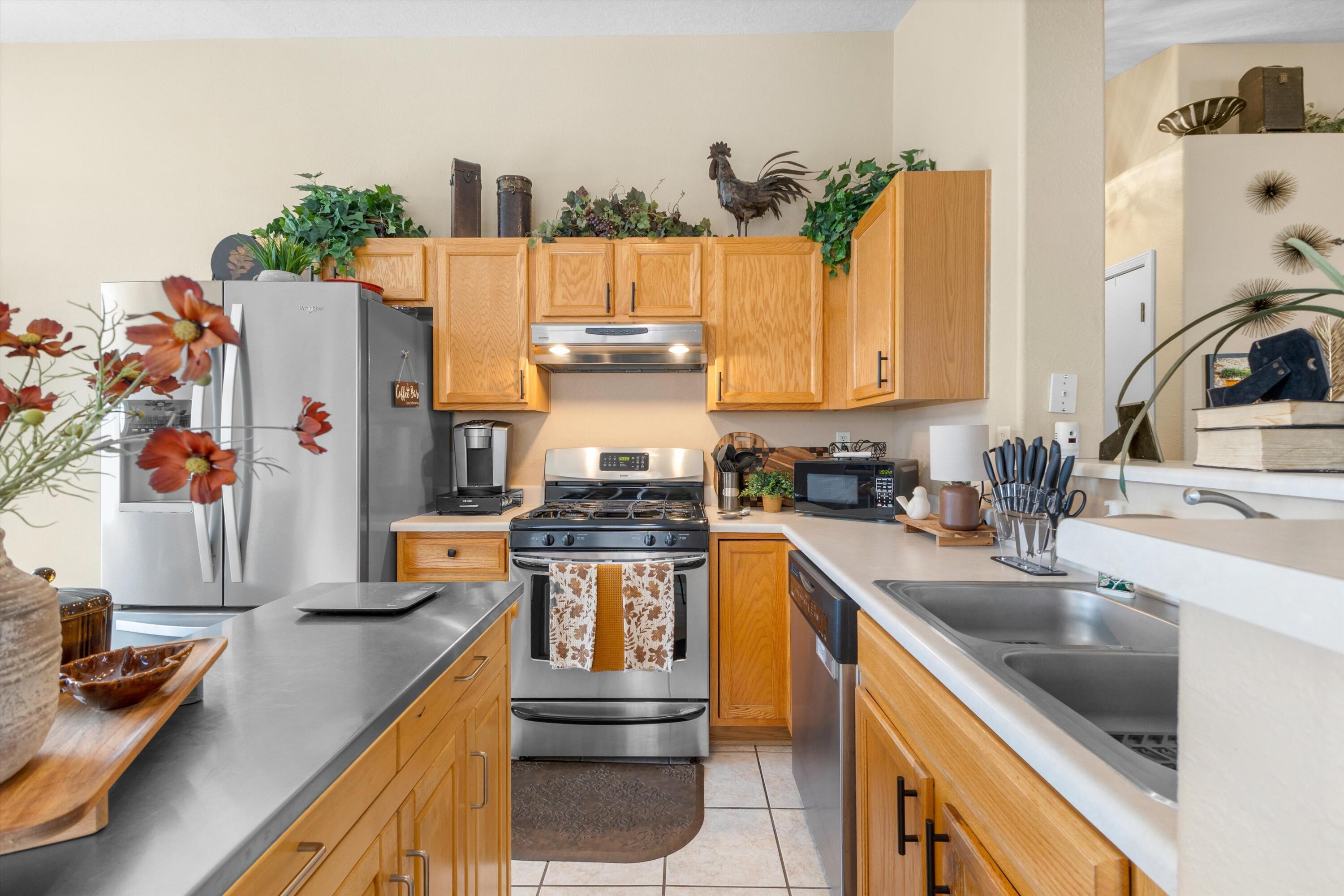 Photo 2 — 10620 Satellite Street NW