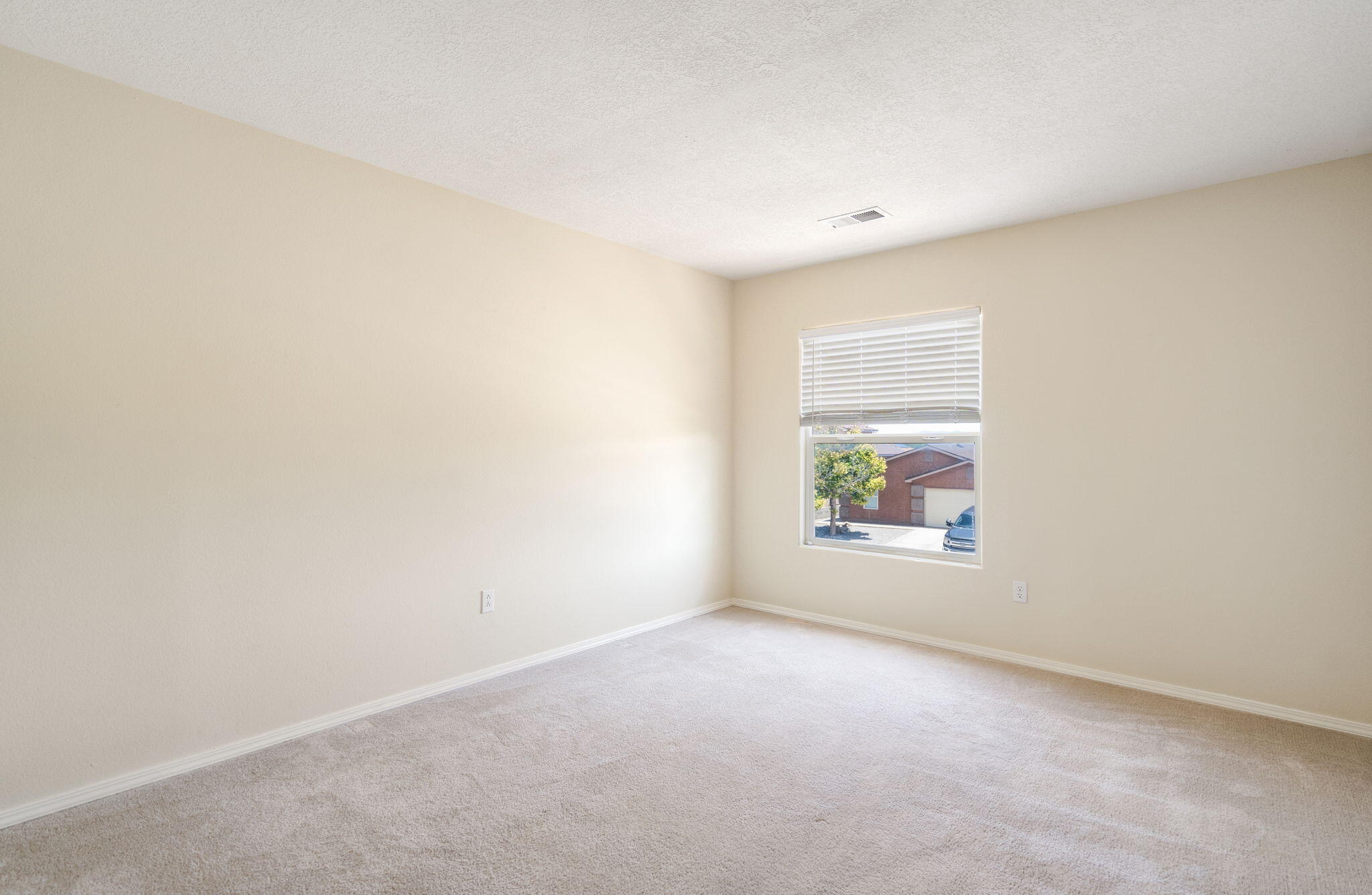 Photo 14 — 5739 Cibola Drive NE
