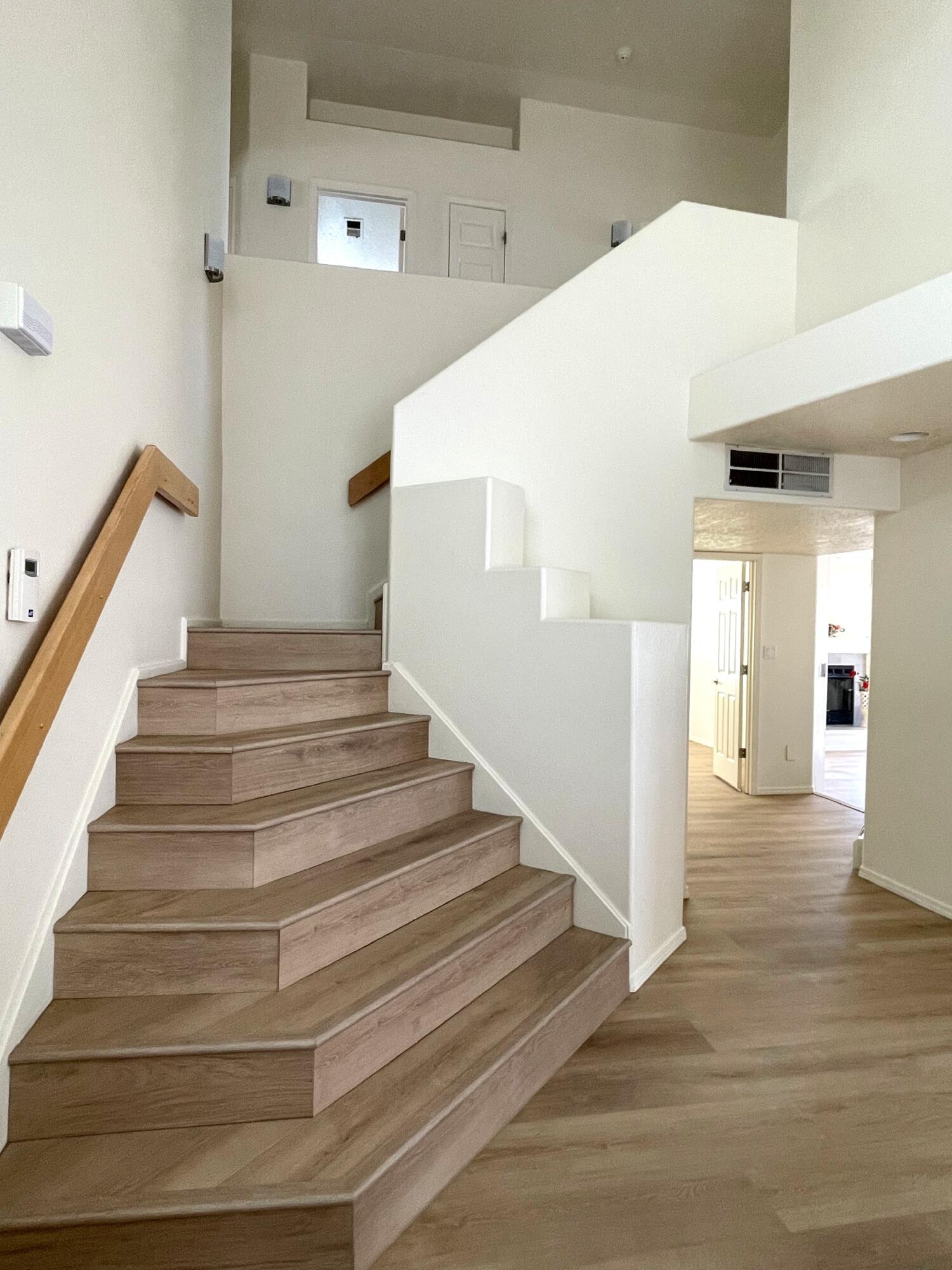 Photo 13 — 7800 Eagle Rock Avenue NE