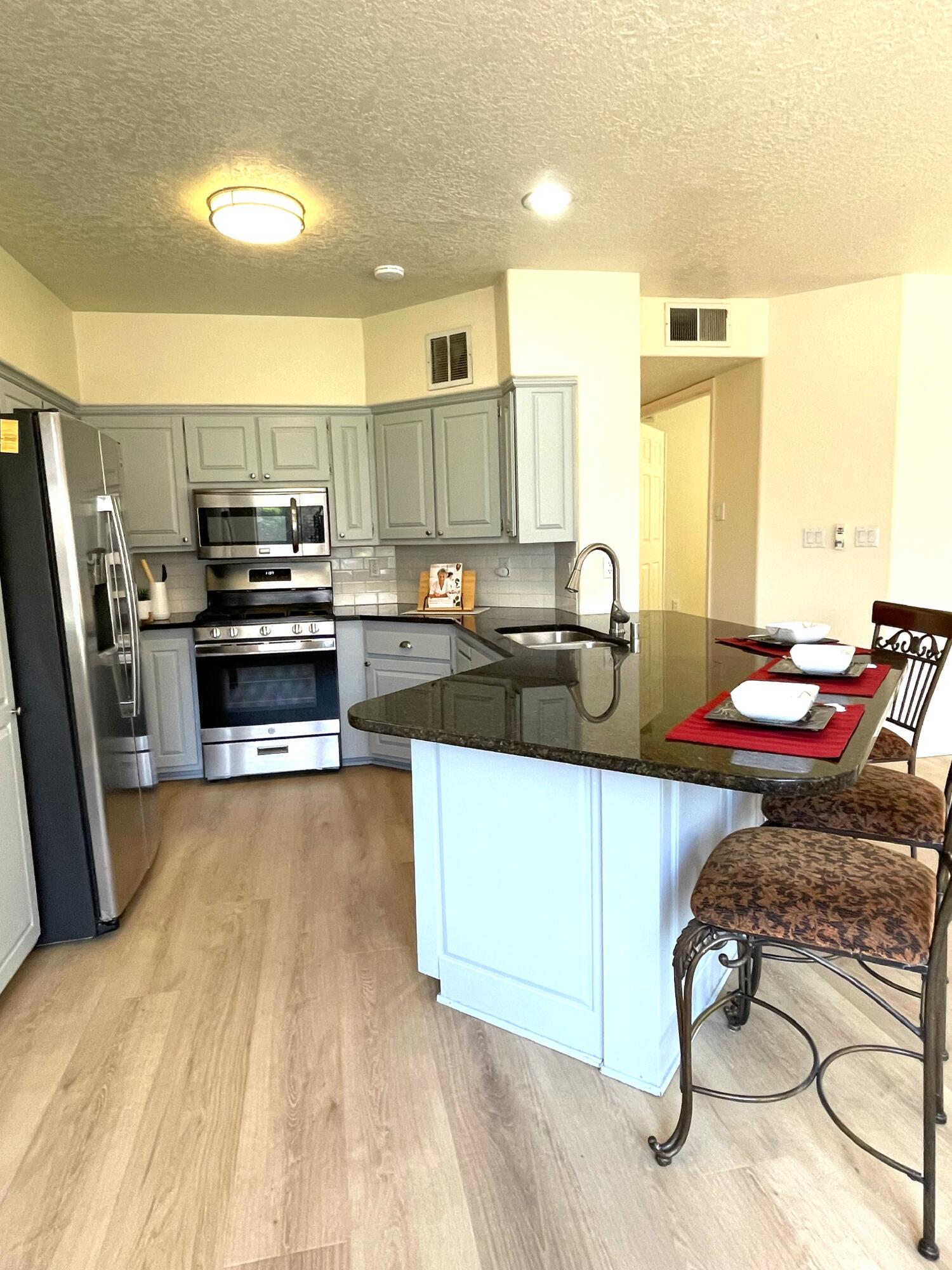 Photo 17 — 7800 Eagle Rock Avenue NE