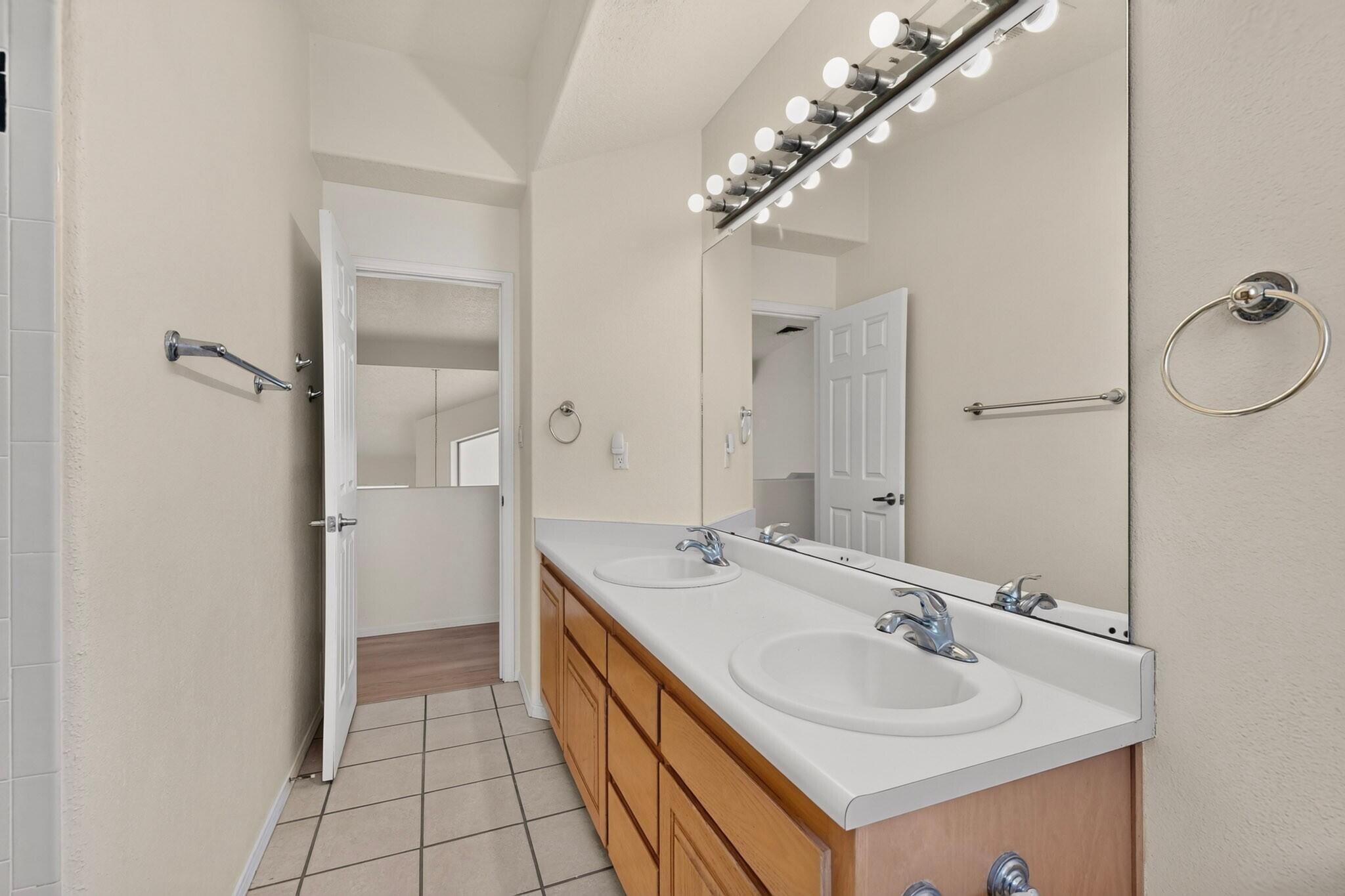 Photo 2 — 7800 Eagle Rock Avenue NE