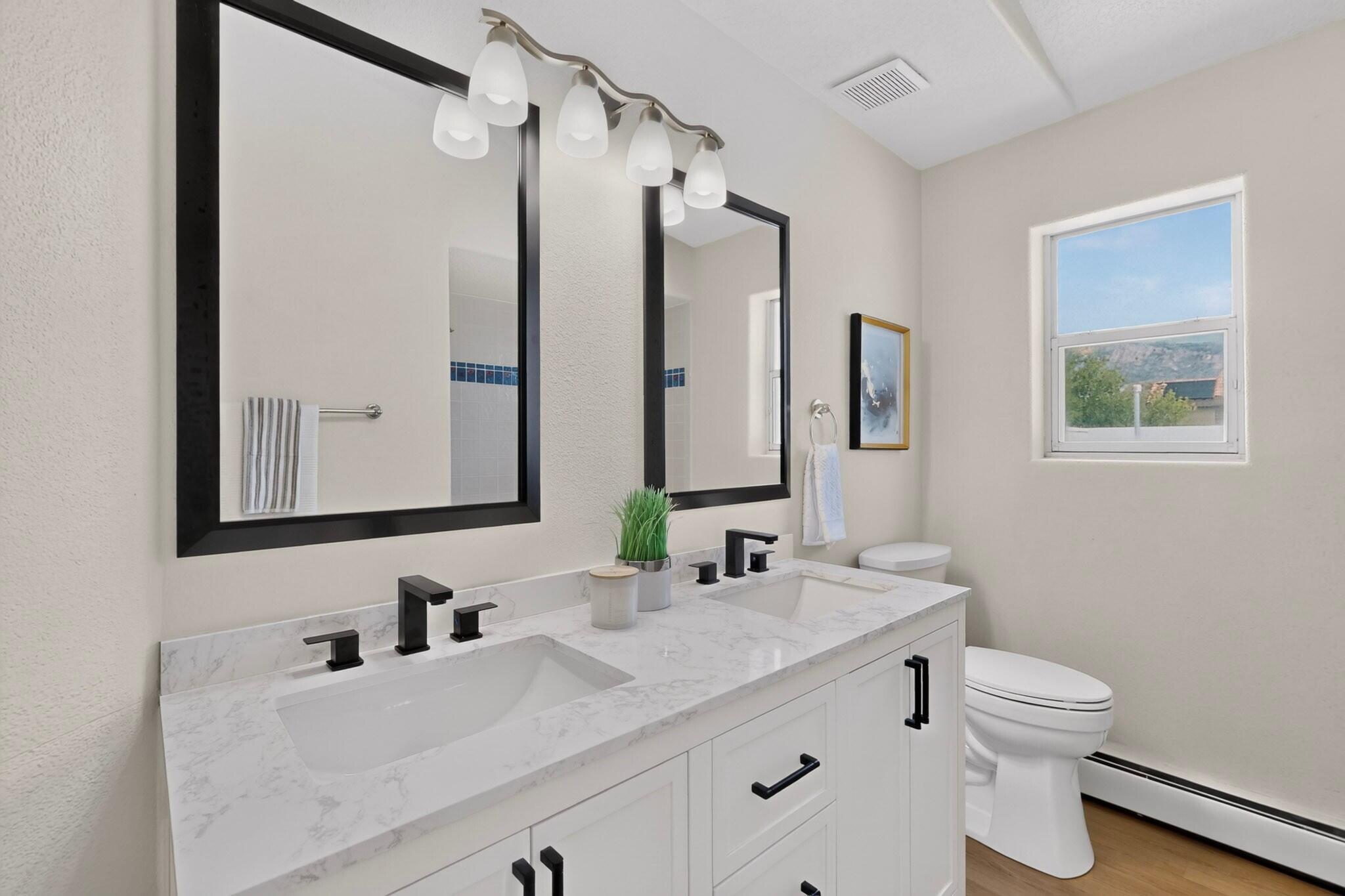 Photo 12 — 7800 Eagle Rock Avenue NE