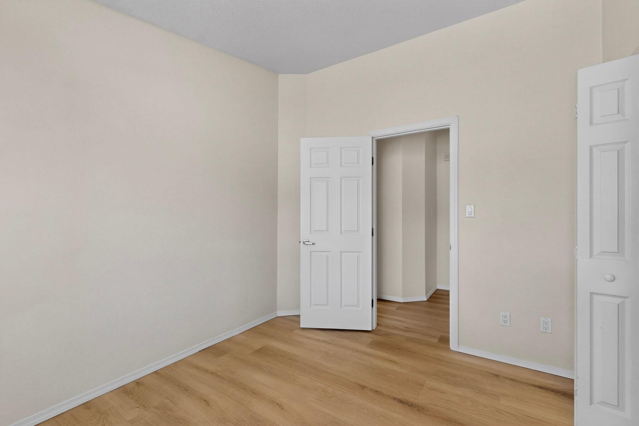 Photo 14 — 7800 Eagle Rock Avenue NE