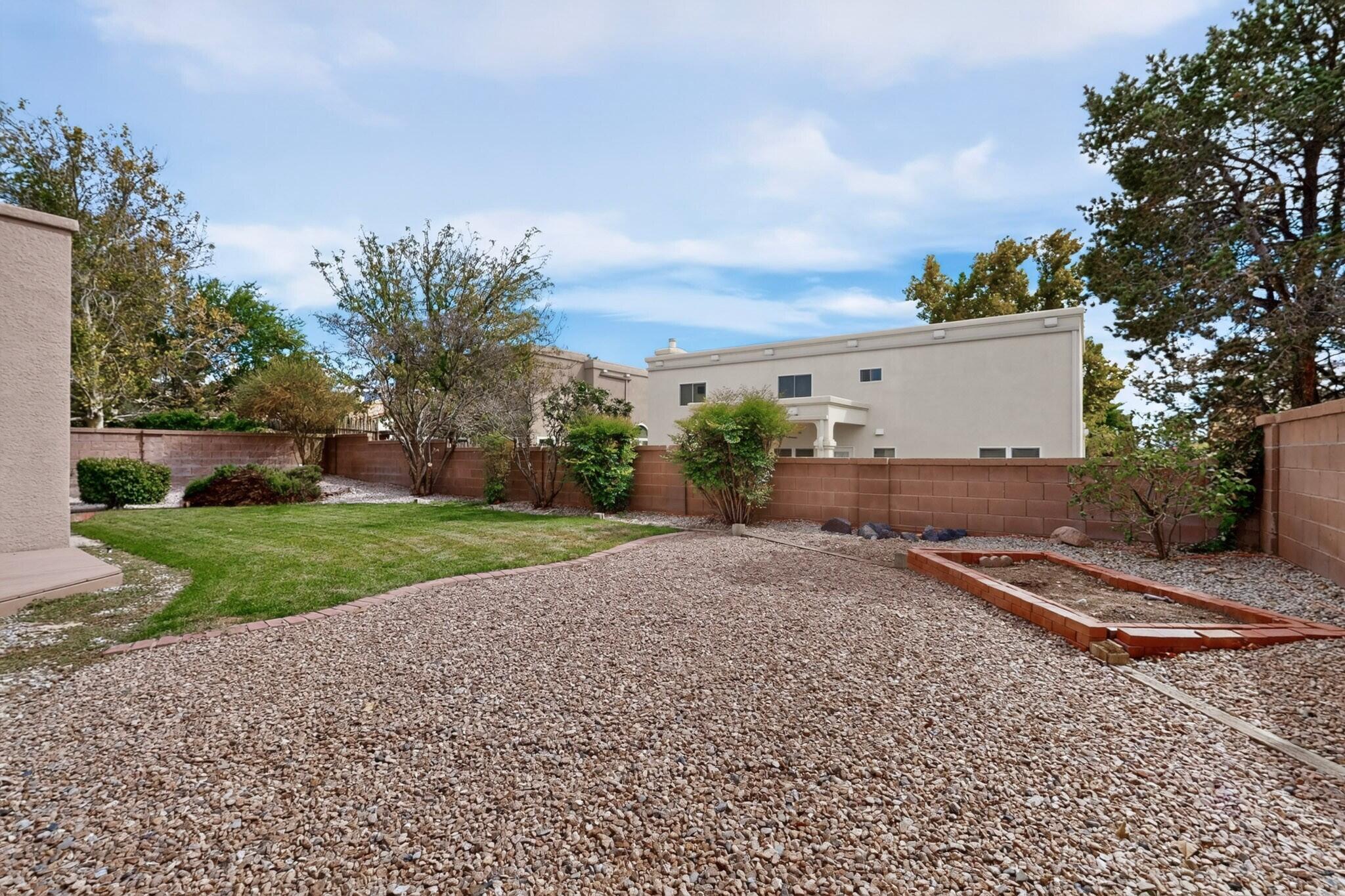 Photo 7 — 7800 Eagle Rock Avenue NE