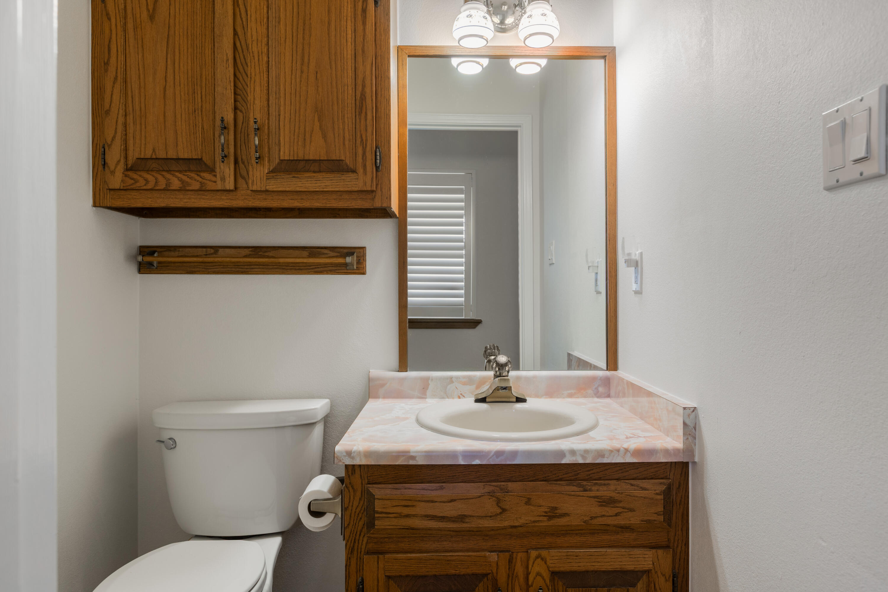 Photo 19 — 636 Grant Boulevard SW