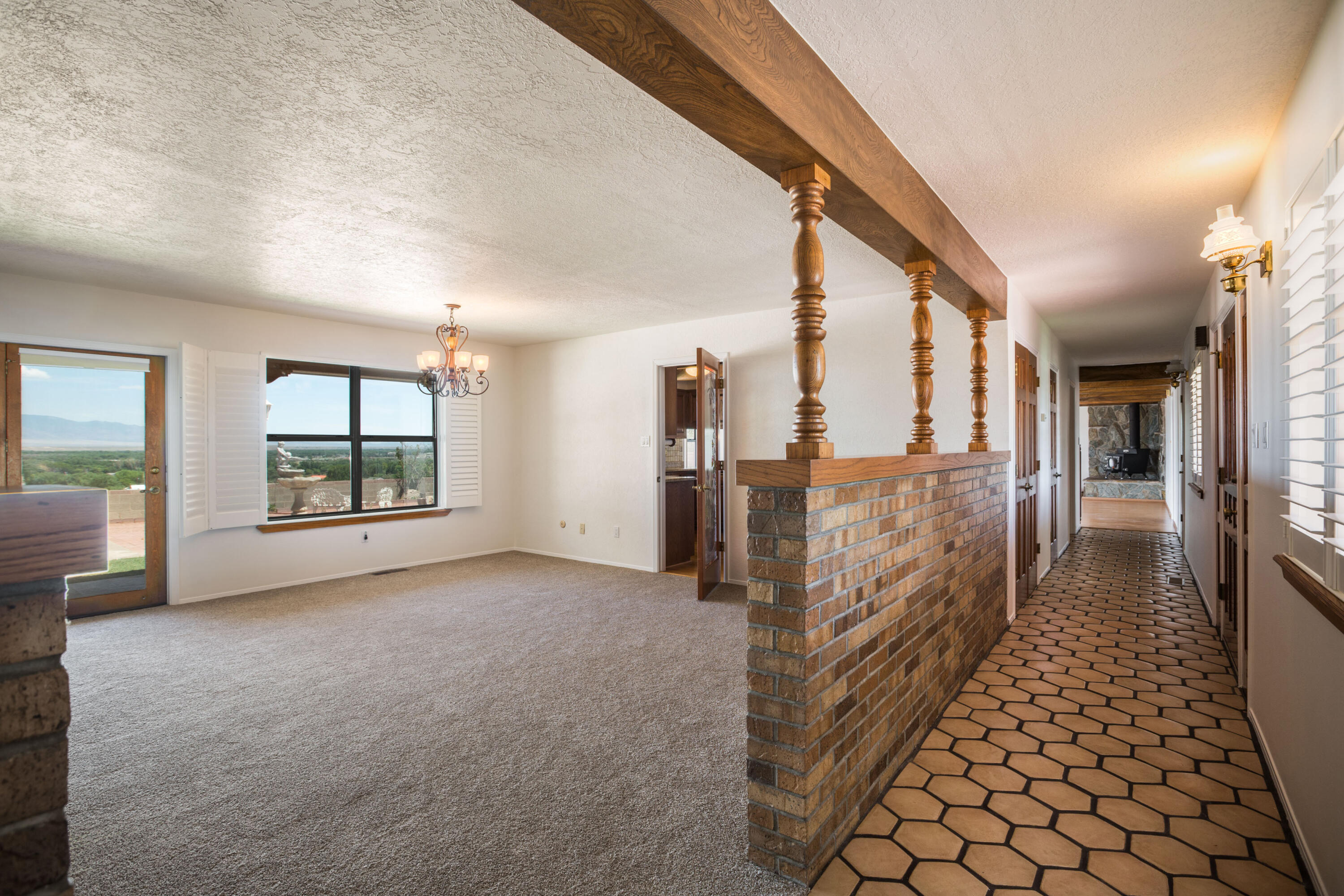 Photo 5 — 636 Grant Boulevard SW