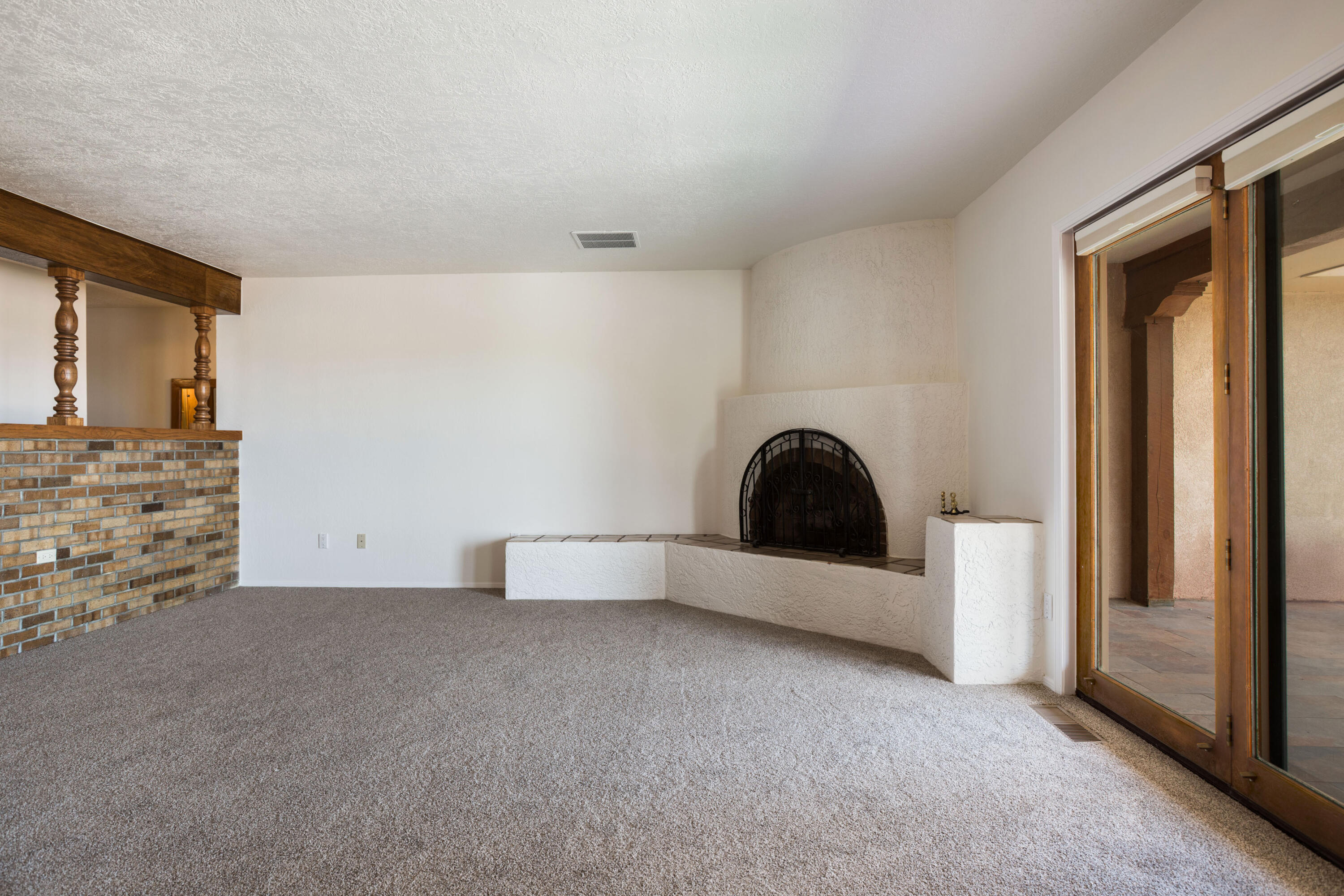 Photo 8 — 636 Grant Boulevard SW