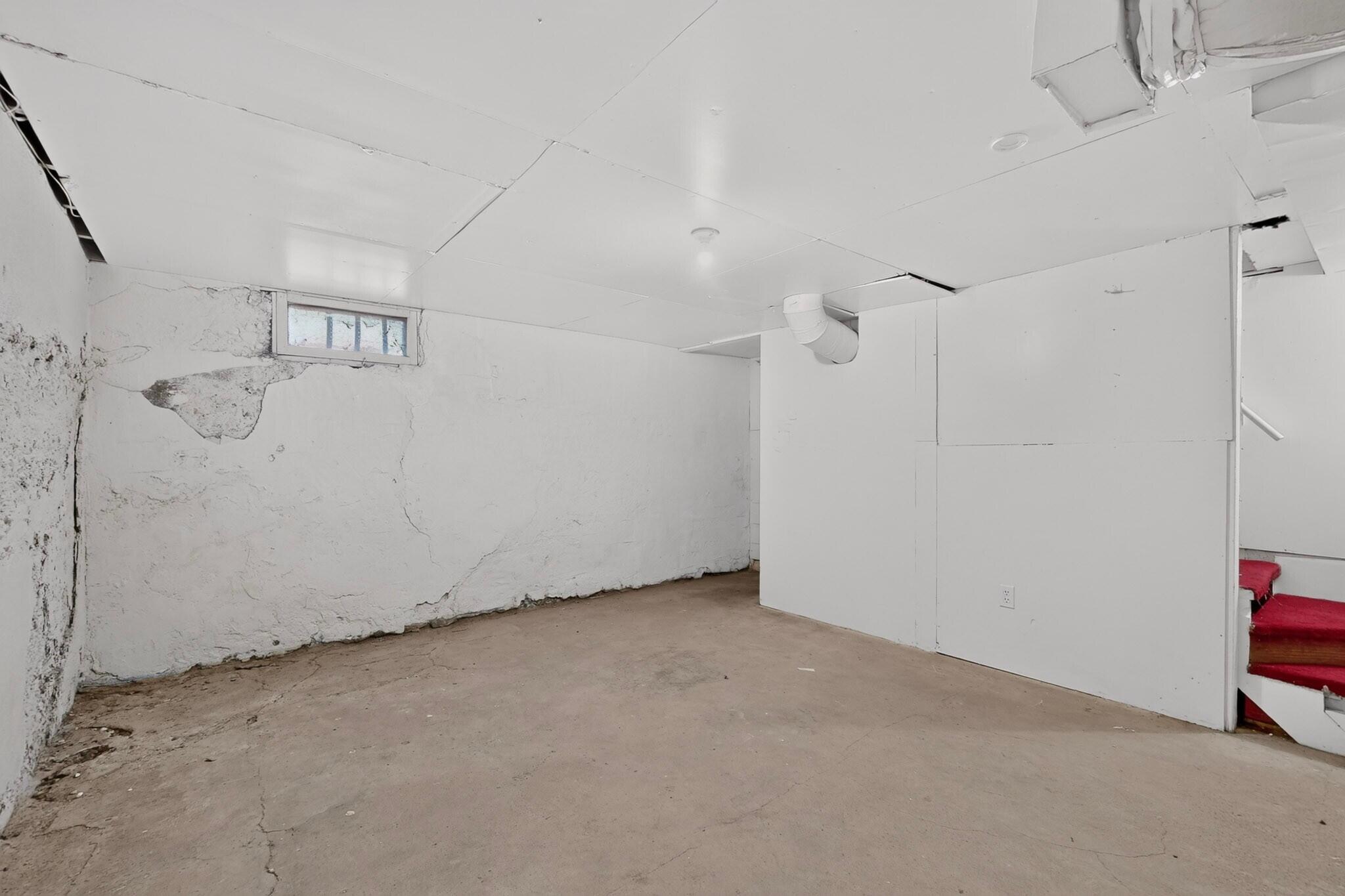 Photo 4 — 414 8th Street NW