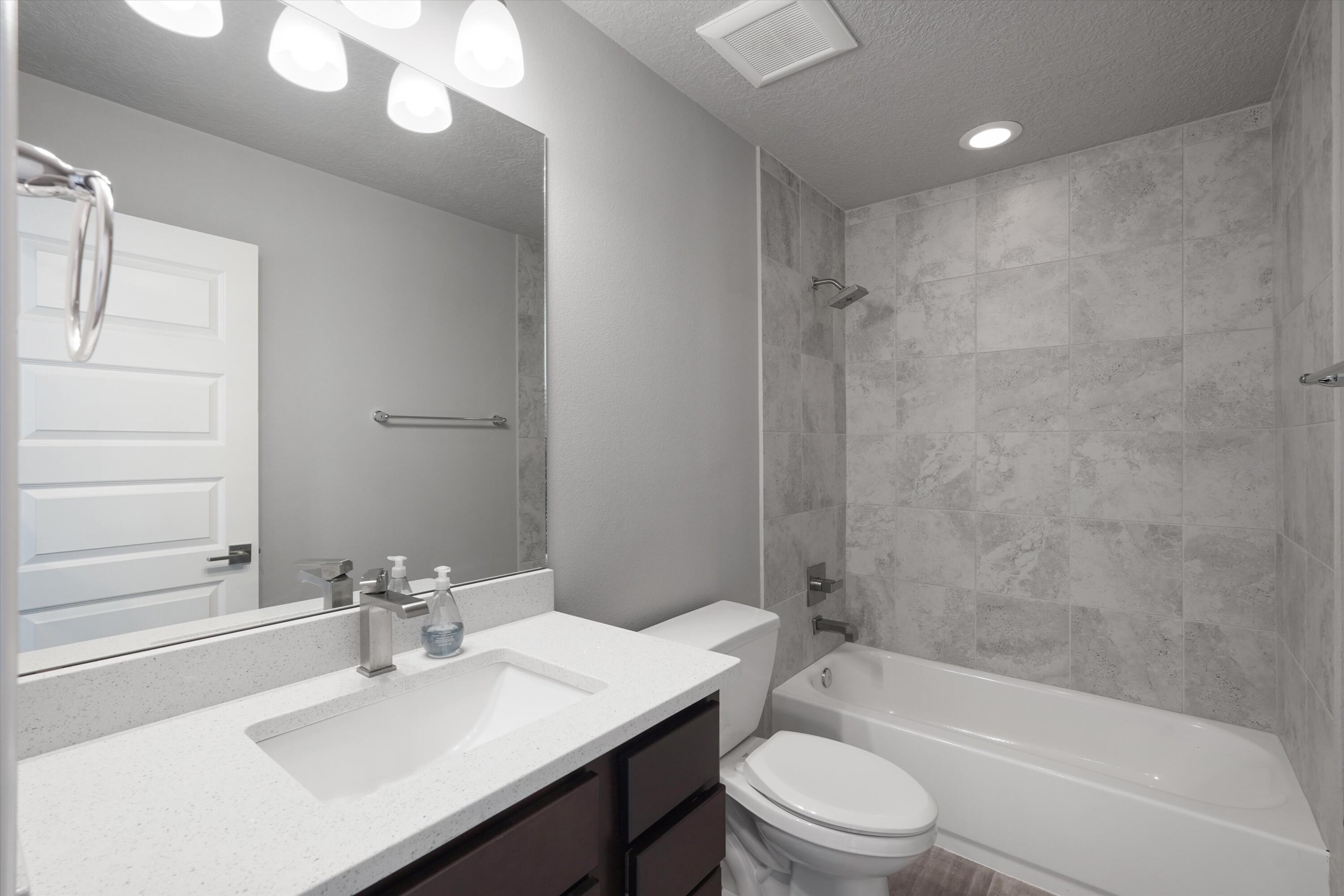 Photo 16 — 6123 Motherwell Drive SE