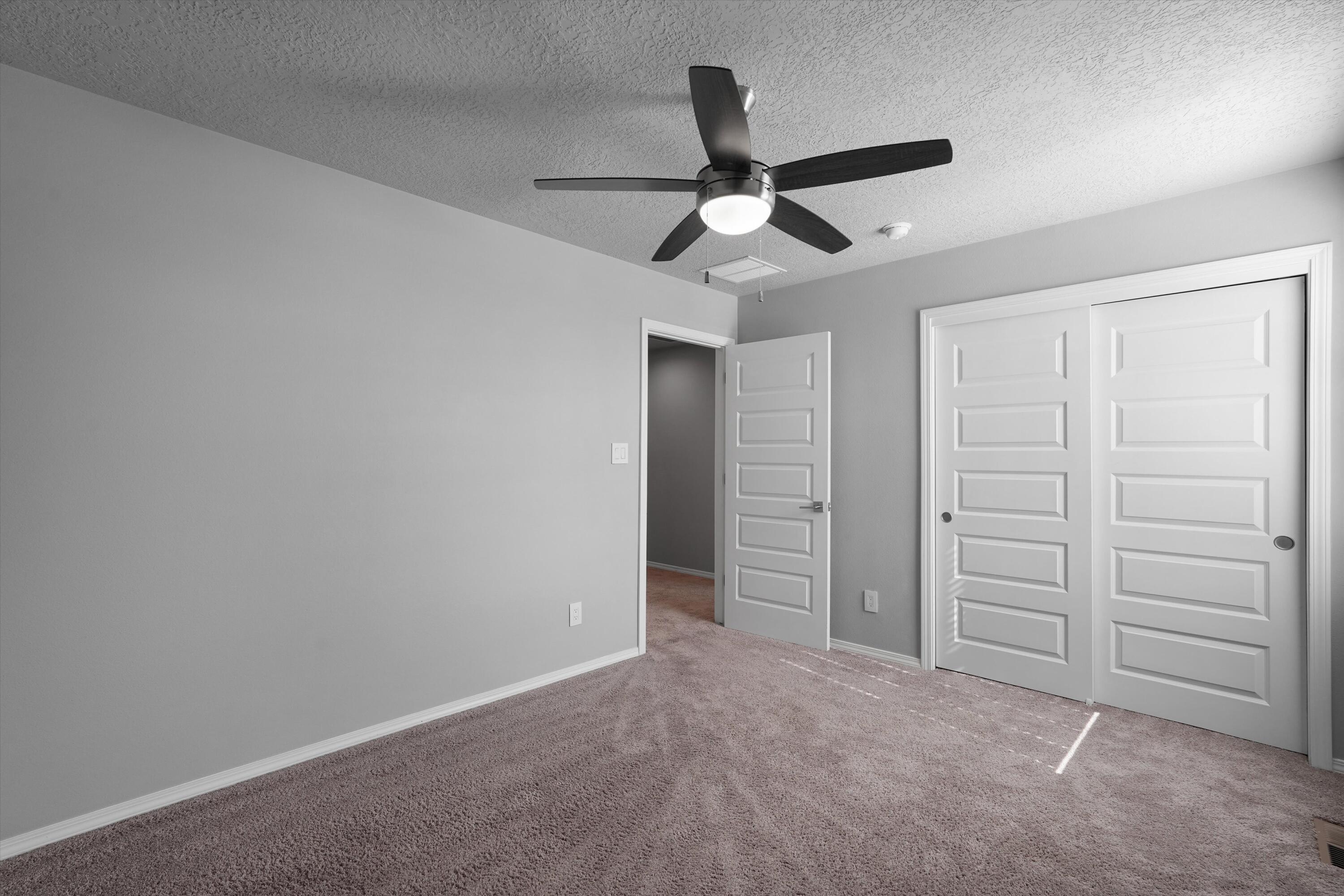 Photo 14 — 6123 Motherwell Drive SE