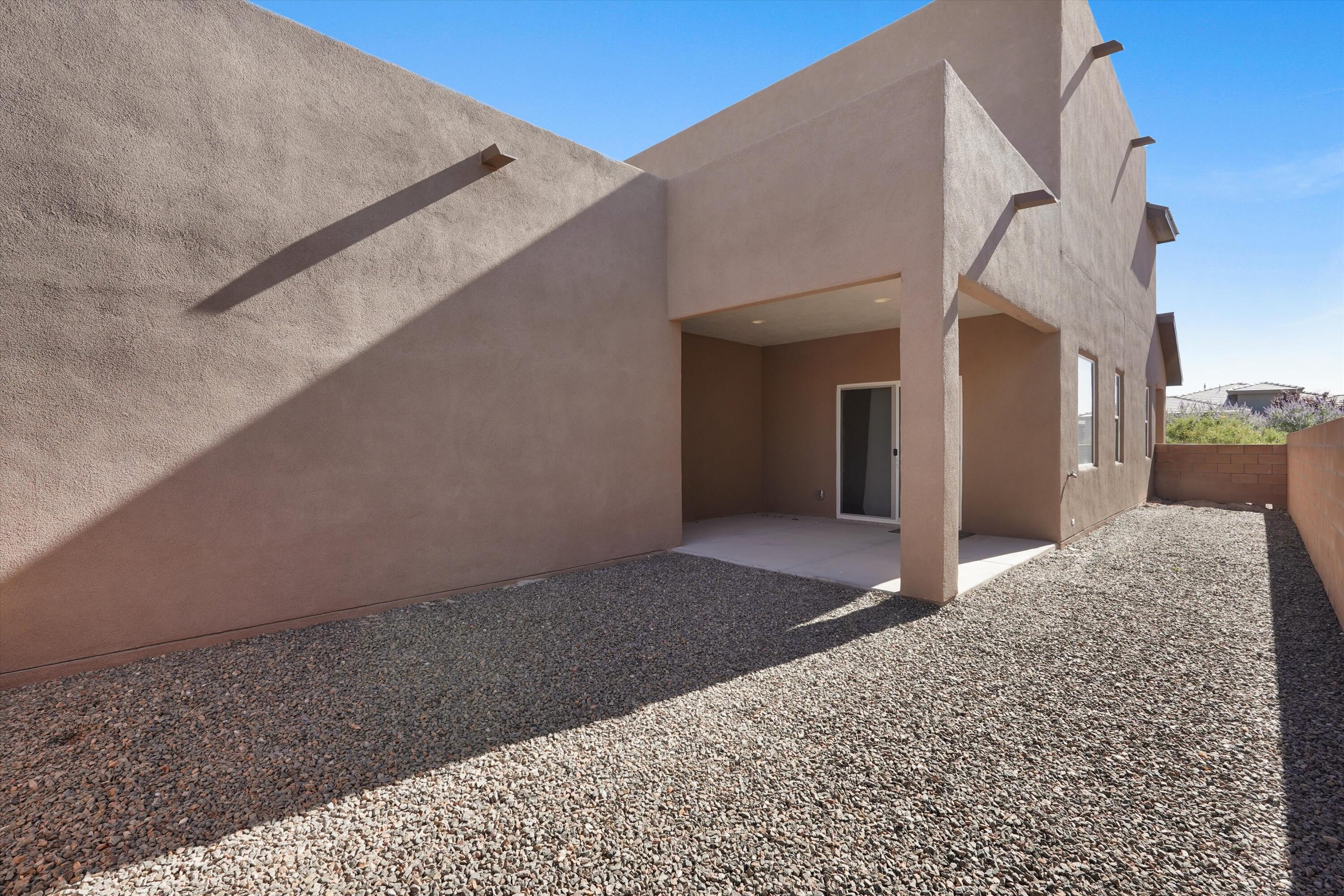 Photo 10 — 6123 Motherwell Drive SE