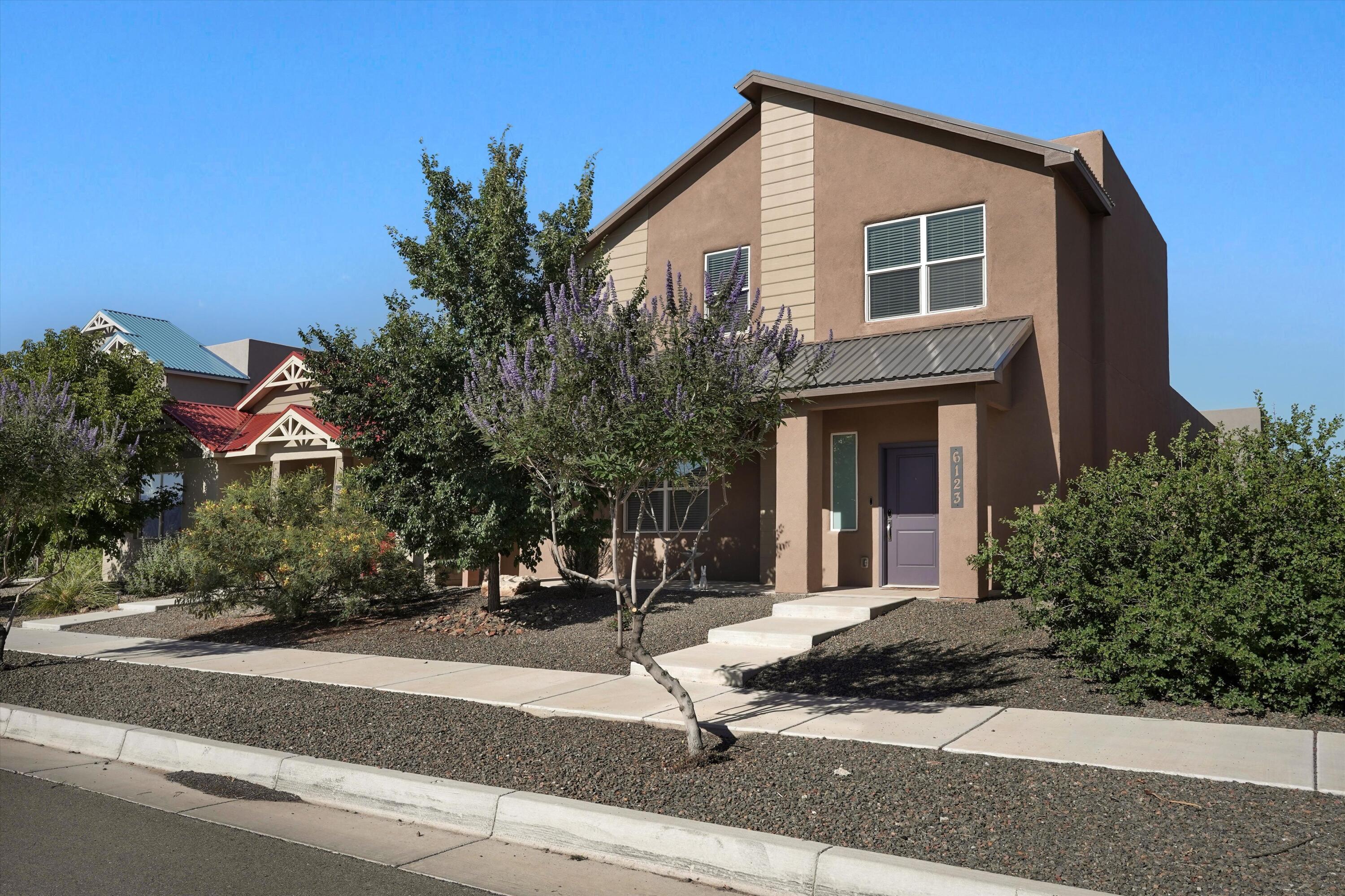 Photo 9 — 6123 Motherwell Drive SE