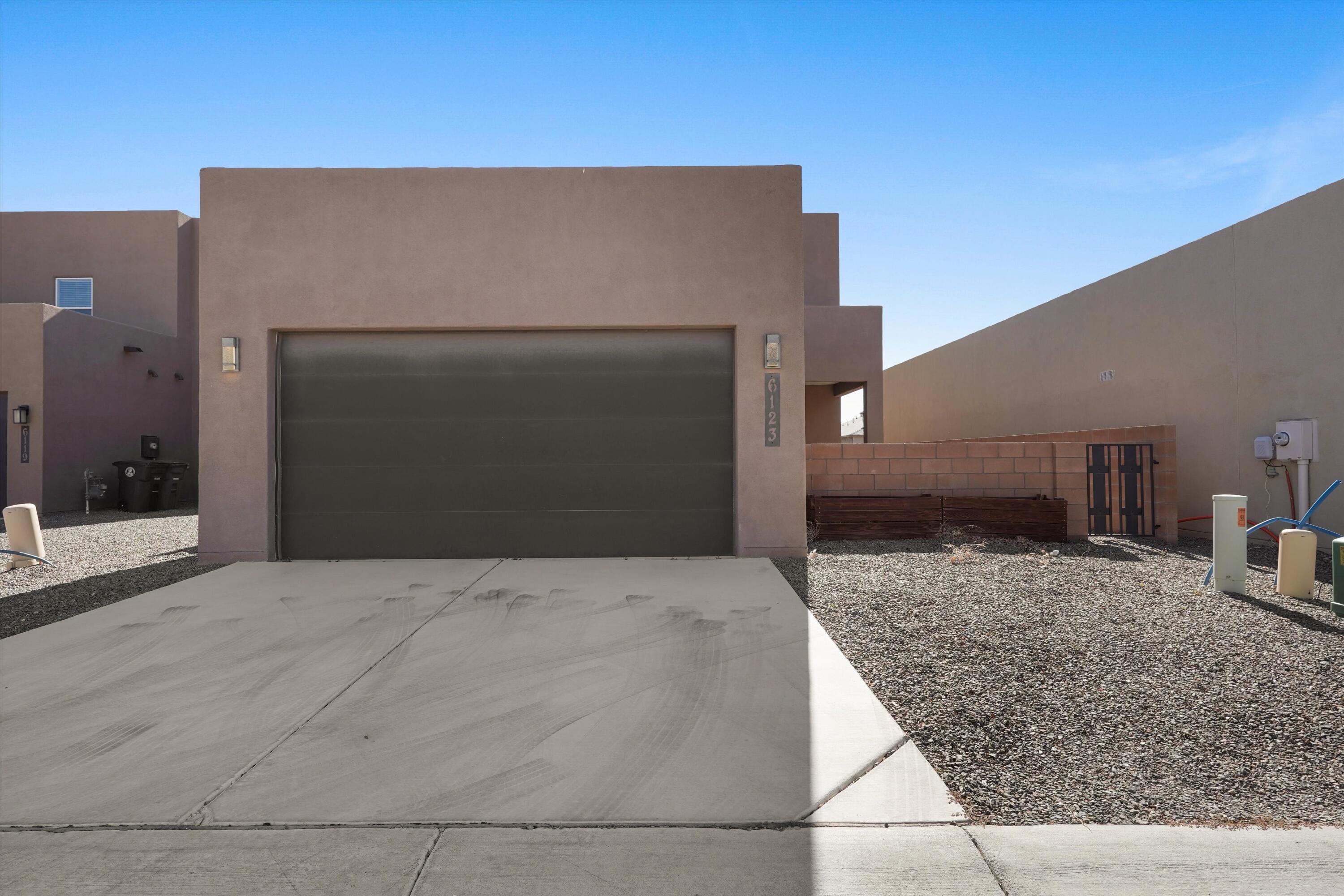 Photo 8 — 6123 Motherwell Drive SE