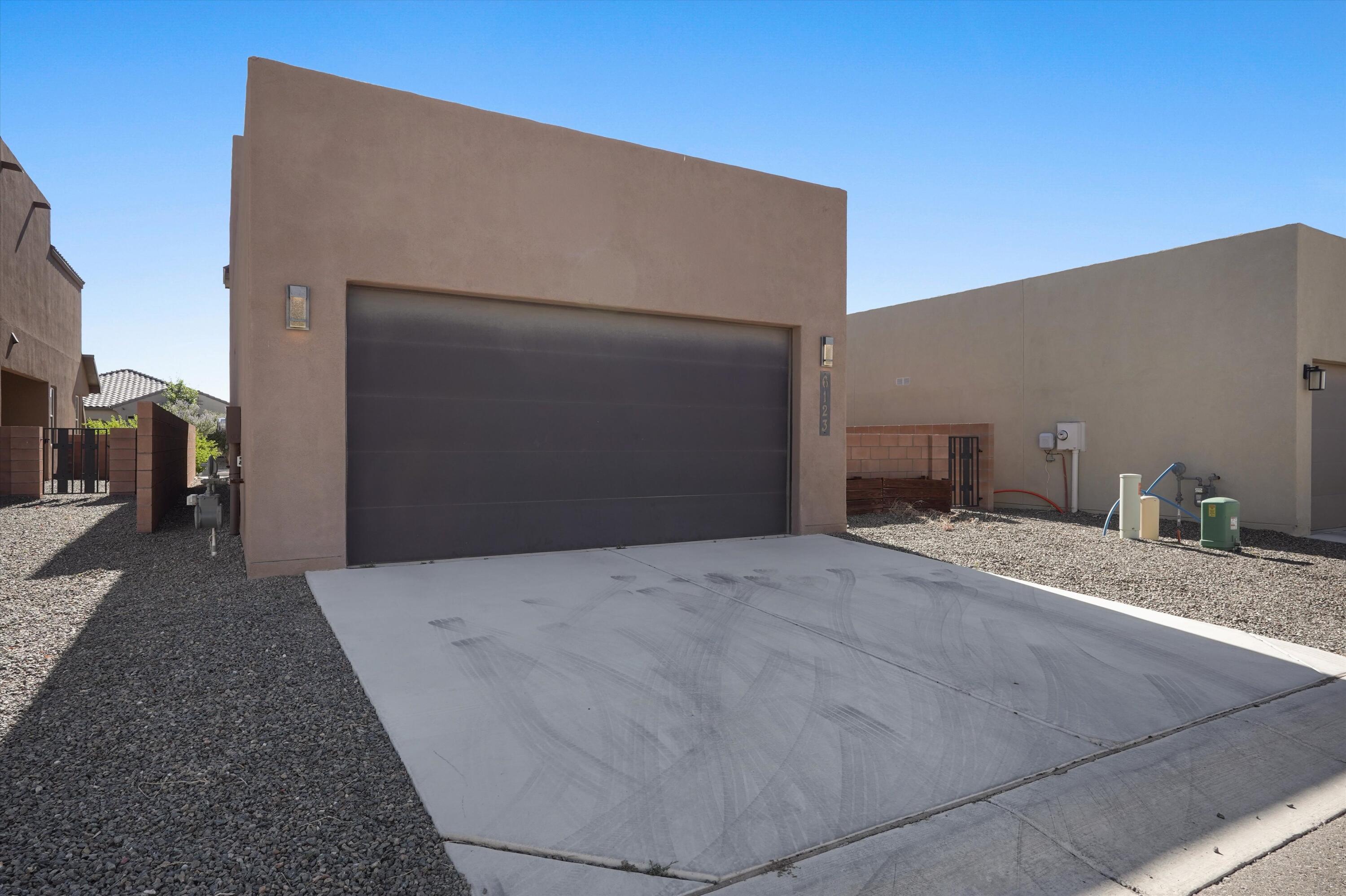 Photo 6 — 6123 Motherwell Drive SE
