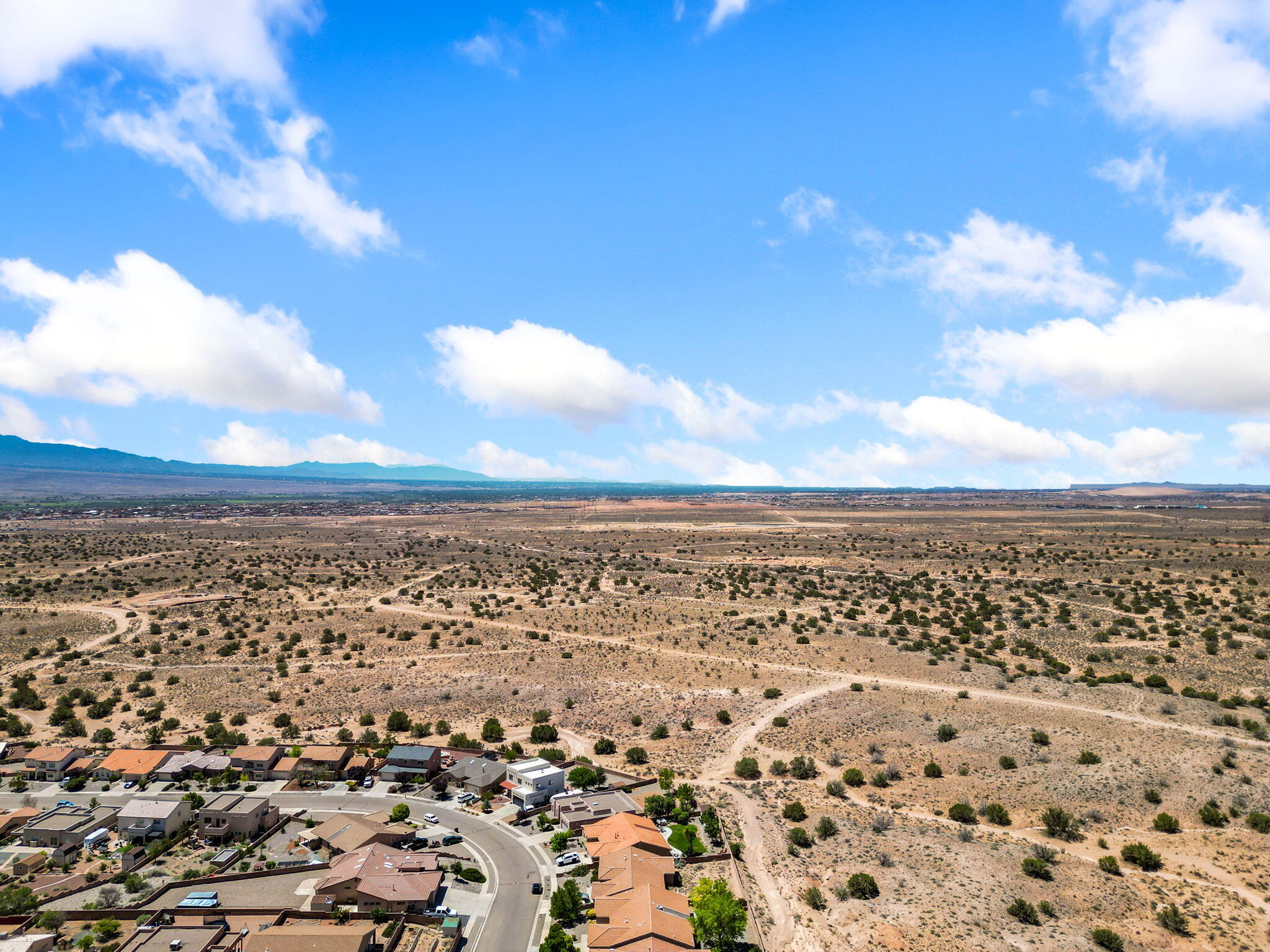 Photo 4 — 5825 Chaco Loop NE