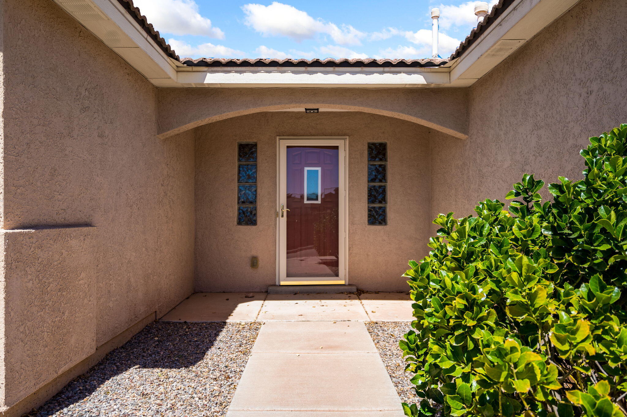 Photo 2 — 5825 Chaco Loop NE
